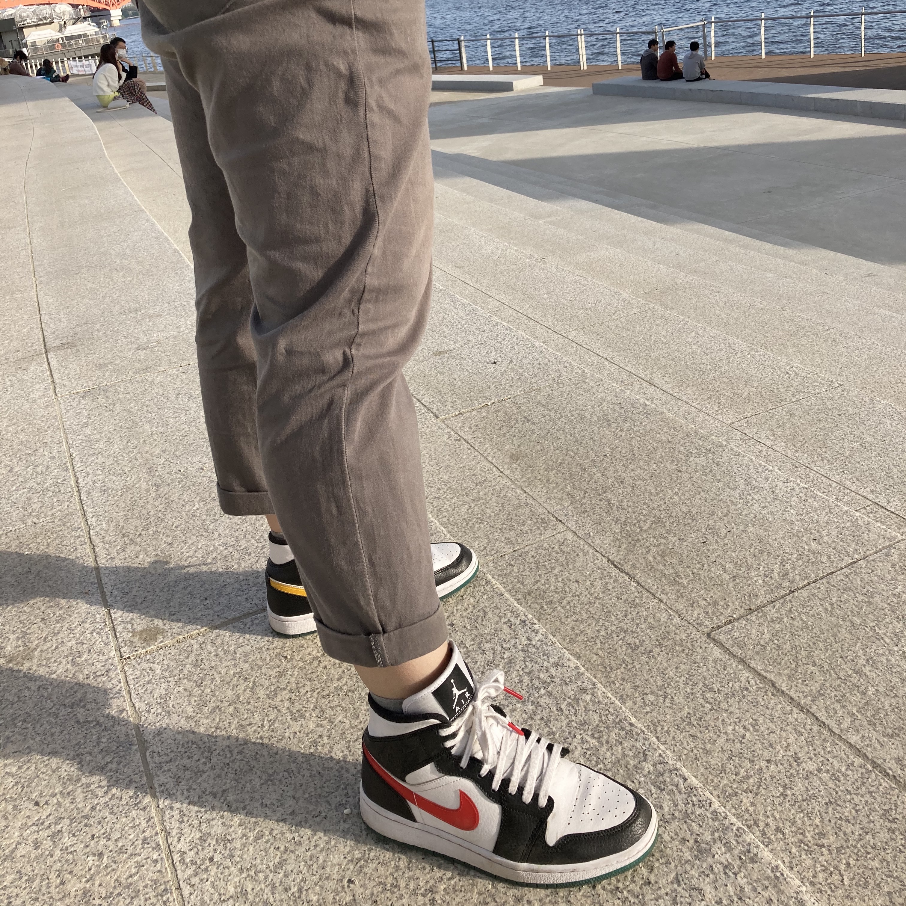 (W) Jordan 1 Mid Alternate Swooshes 착용 스타일
