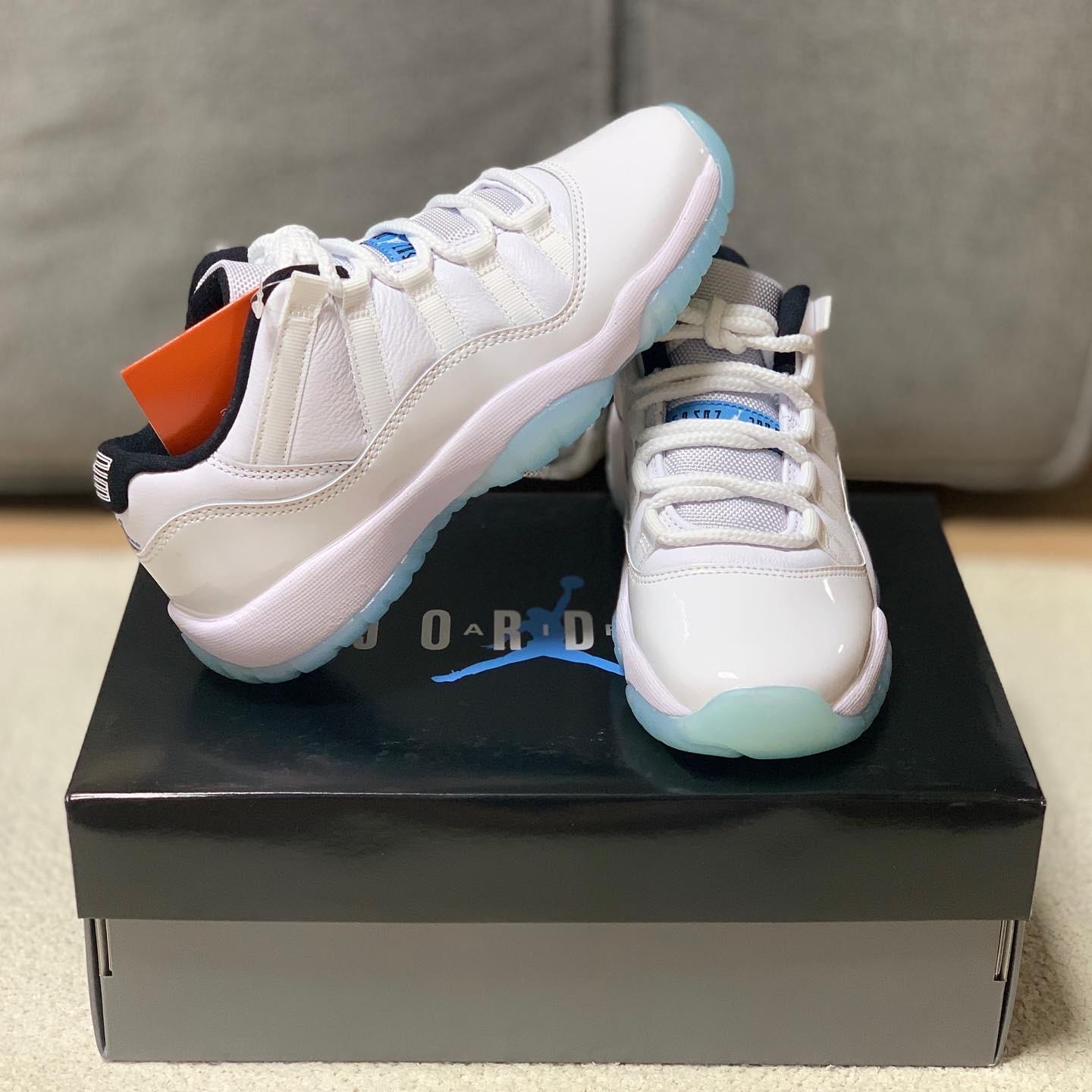 (GS) Jordan 11 Retro Low Legend Blue 착용 스타일 - 3