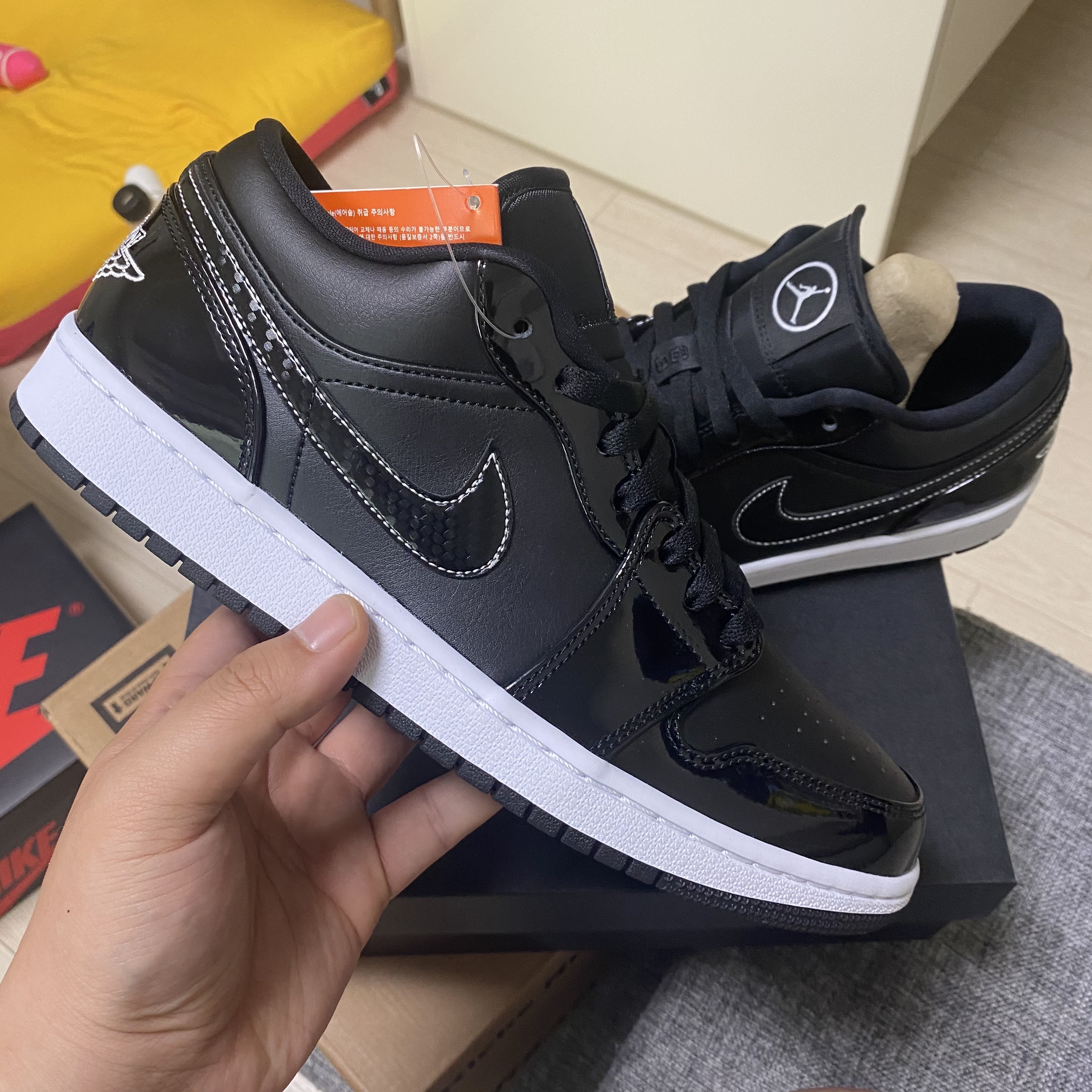 Jordan 1 Low SE ASW Black 착용 스타일