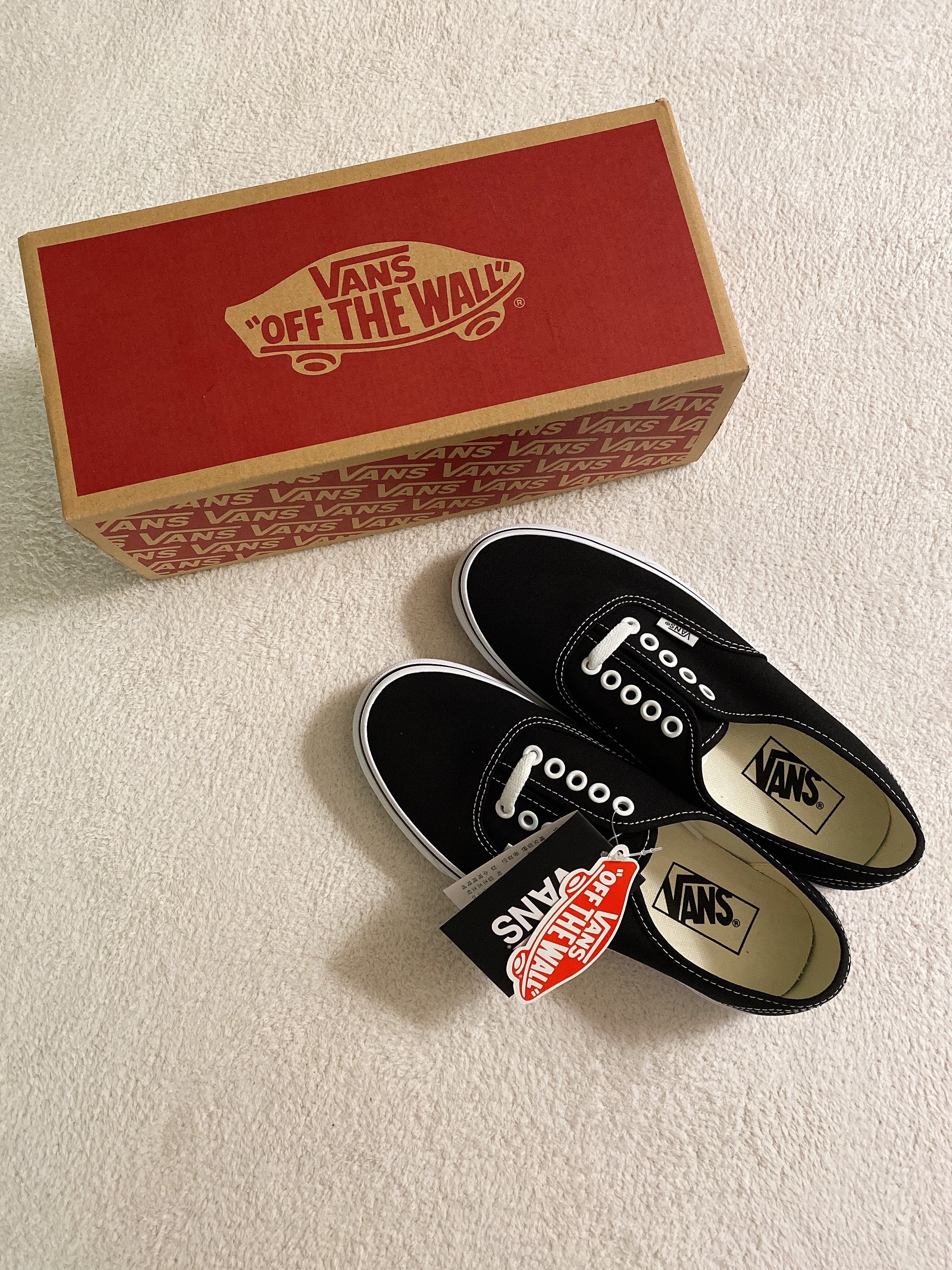 Vans Authentic 44 DX Anaheim Factory Black 착용 스타일