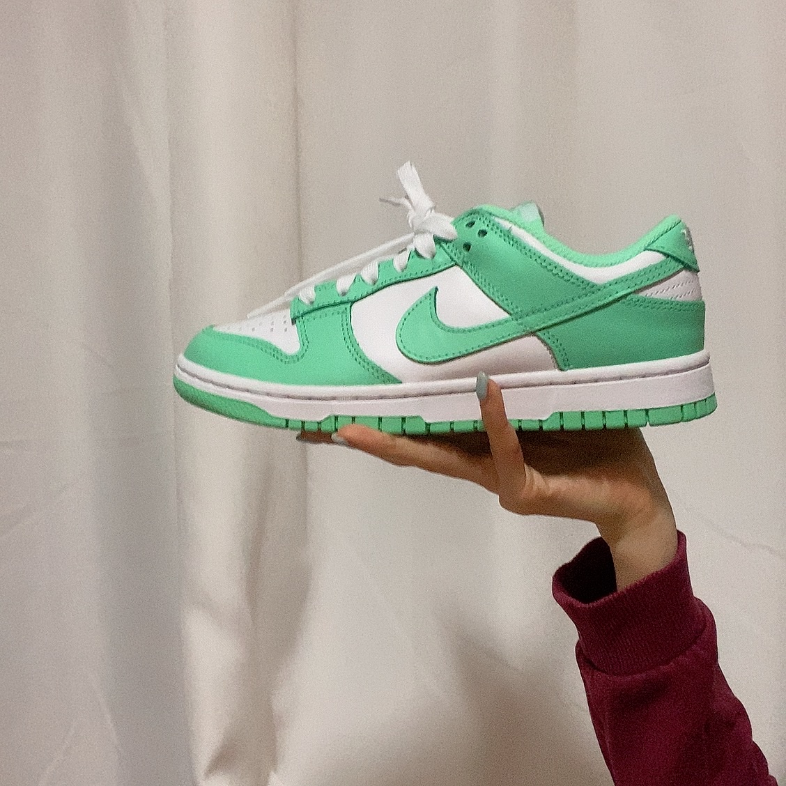 (W) Nike Dunk Low Green Glow 착용 스타일 - 2