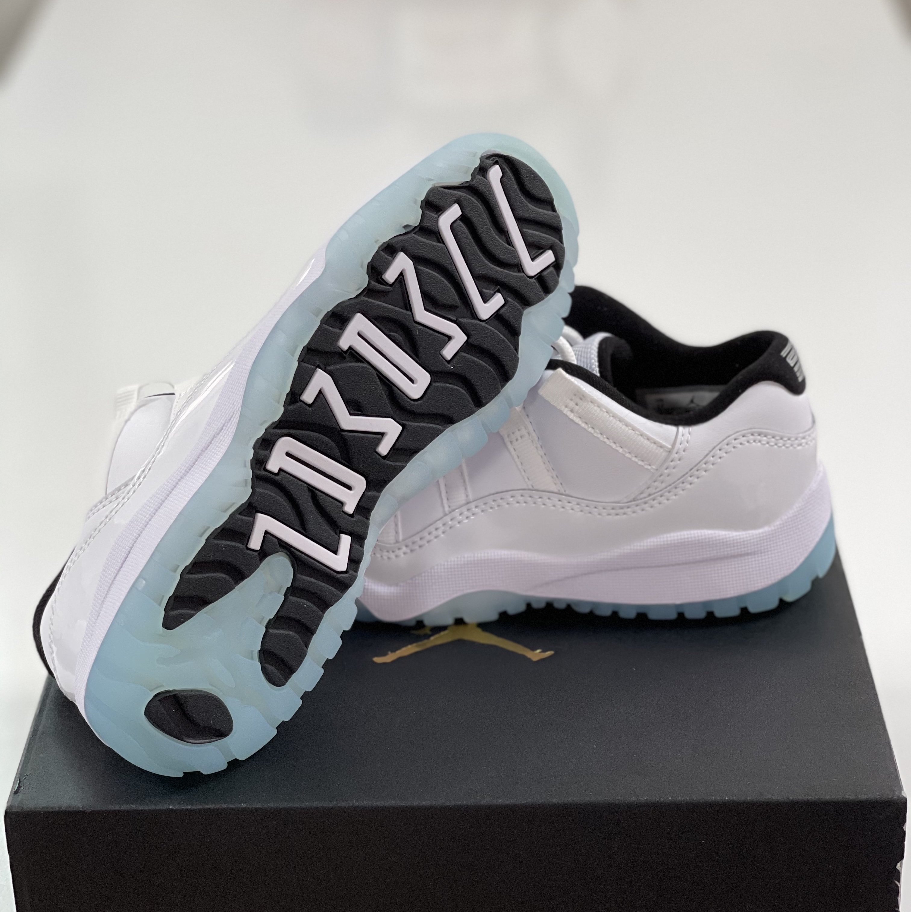 (PS) Jordan 11 Retro Low Legend Blue 착용 스타일 - 5