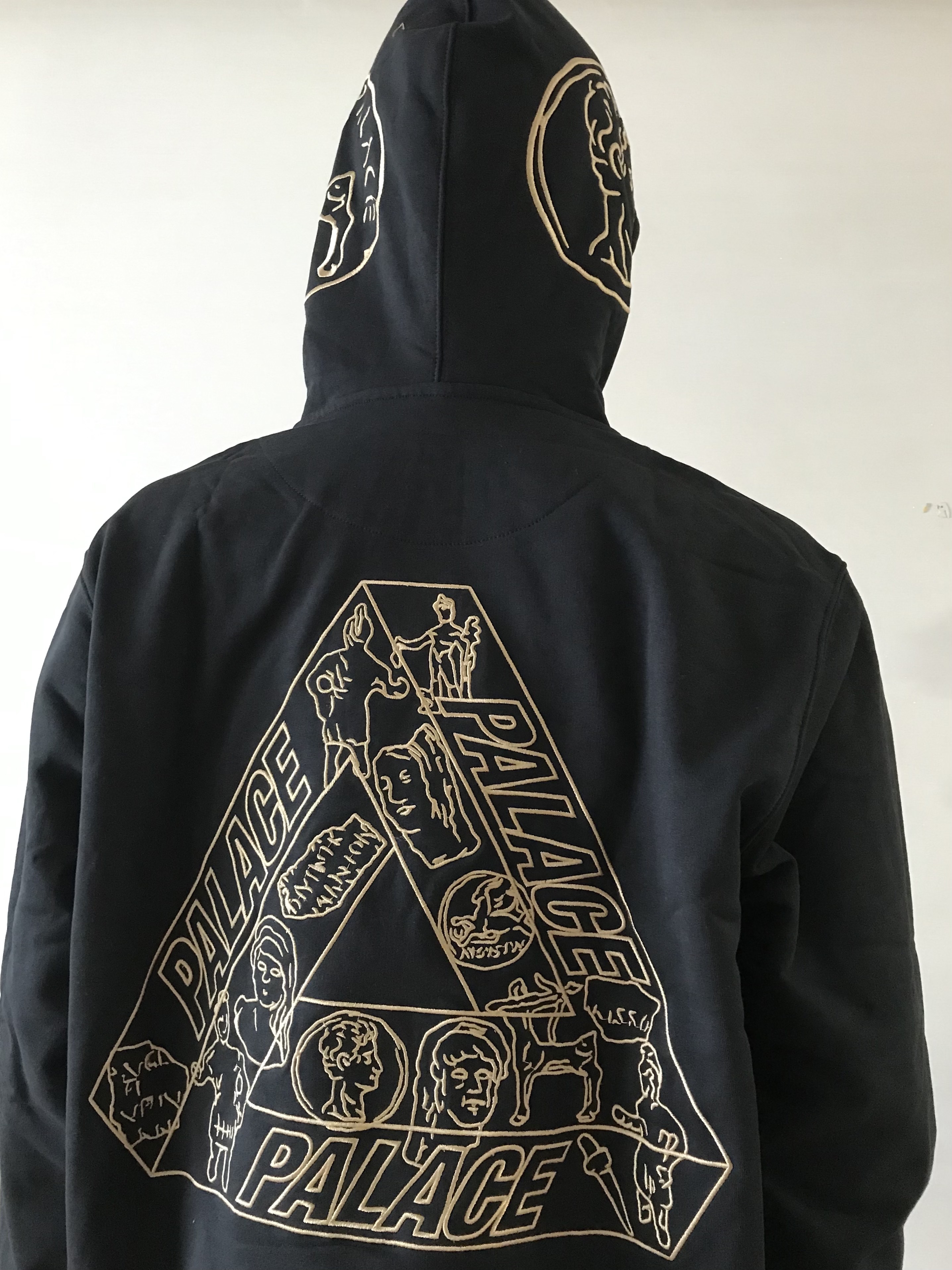 Palace Tri-Archaeology Hood Black - 21SS 착용 스타일