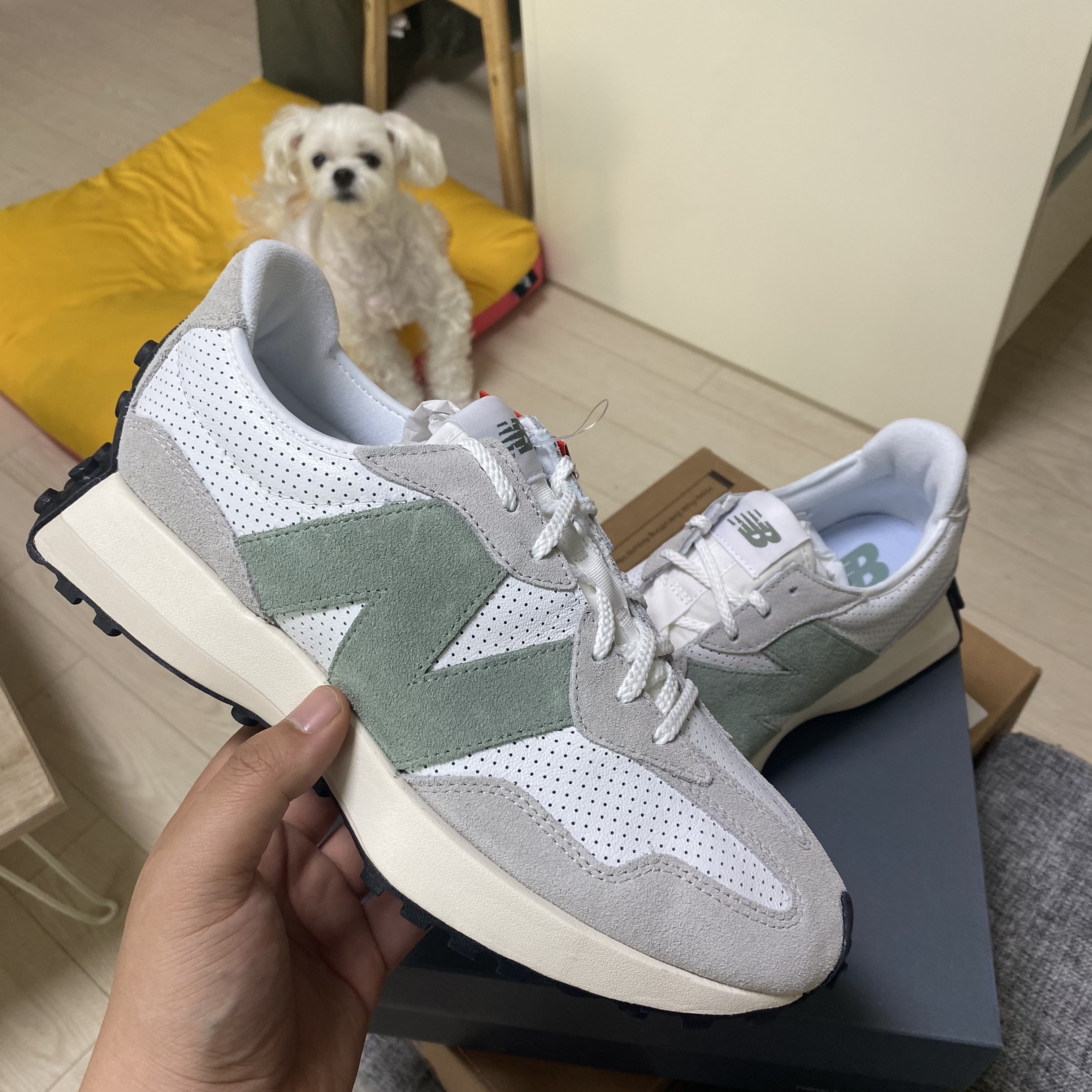 (W) New Balance 327 Grey Green - JD Sports Exclusive 착용 스타일