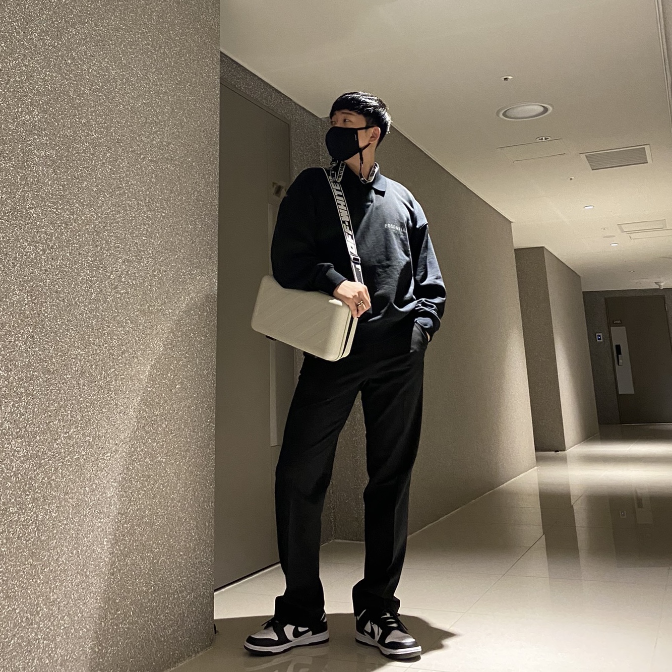 Off-White x Amore Pacific Protection Box (Without Cosmetics), Nike Dunk Low Retro Black 착용 스타일