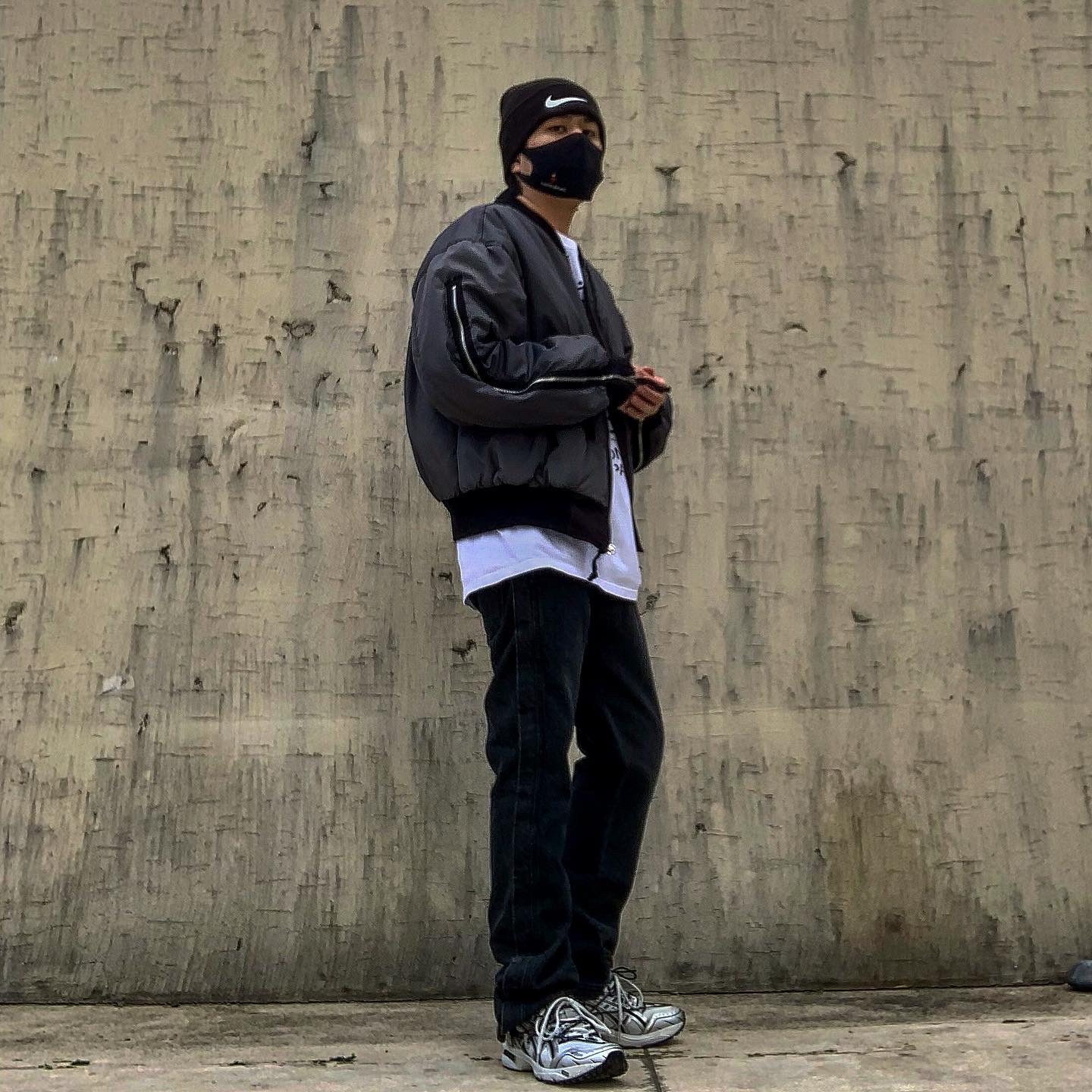 Nike x Stussy Cuff Beanie Black, Asics x Andersson Bell Gel-1090 Glacier Grey Silver 착용 스타일 - 1