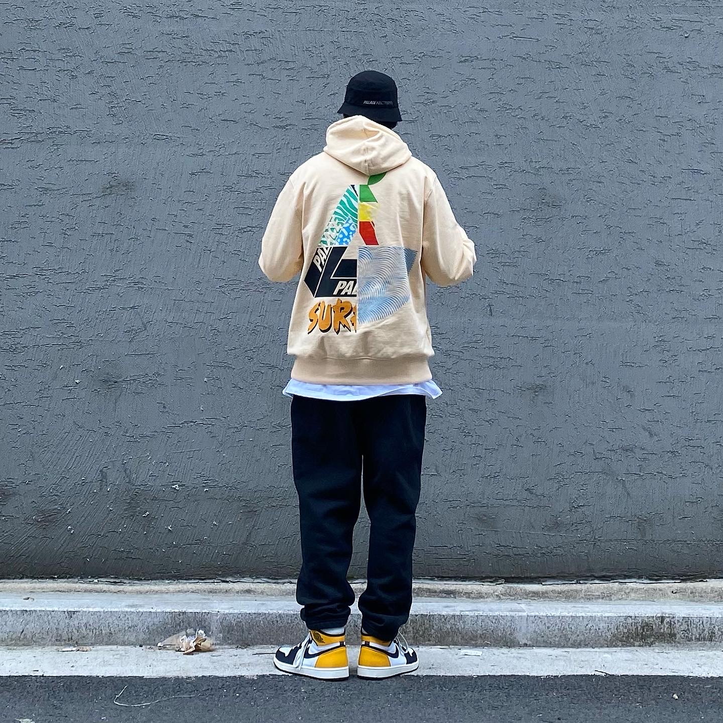 Jordan 1 Retro High OG Volt Gold, Palace Mix Up Hood Yellow - 21SS 착용 스타일 - 1