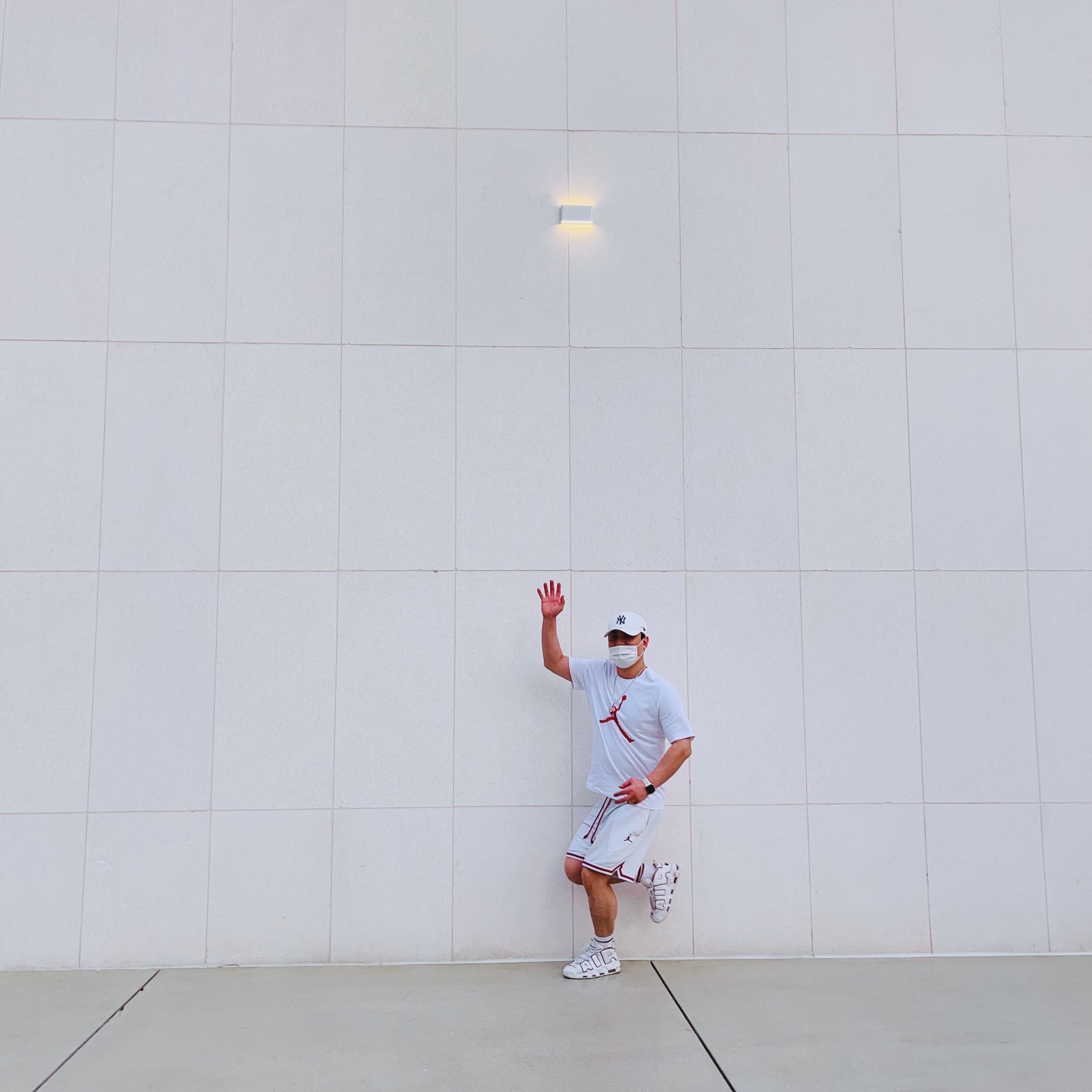 Nike Air More Uptempo White Varsity Red 2018 착용 스타일
