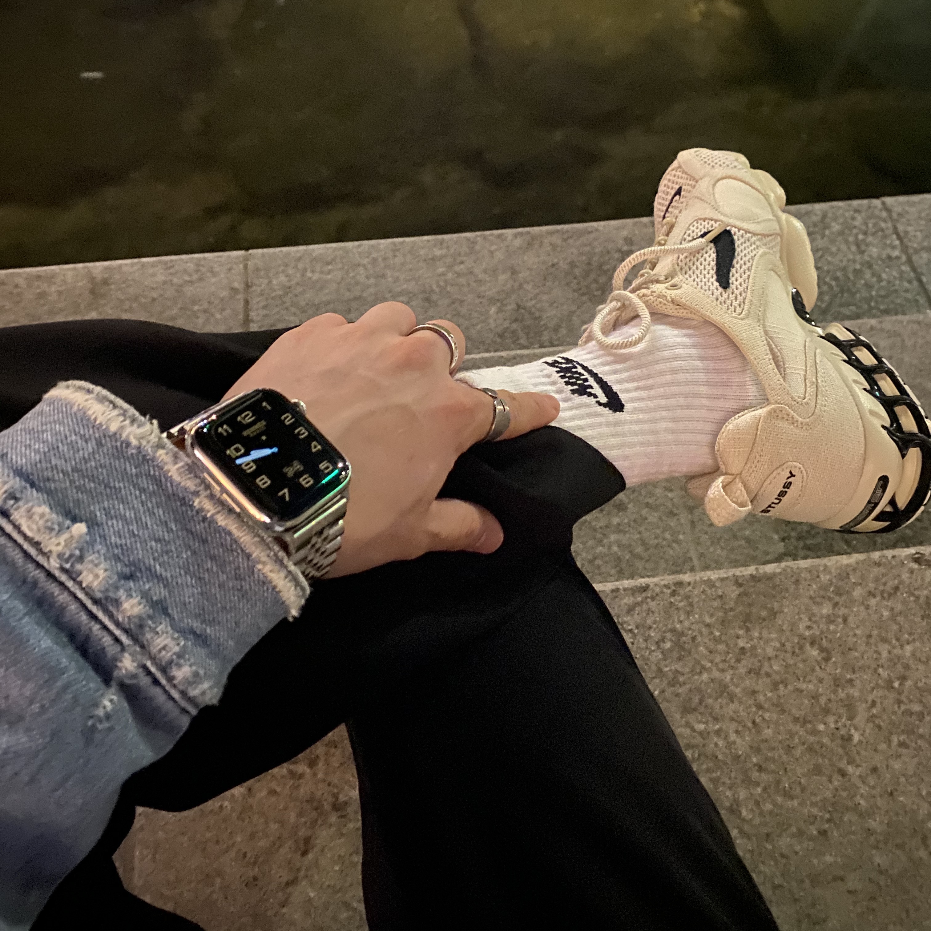 Nike x Stussy Air Zoom Spiridon Cage 2 Fossil 착용 스타일