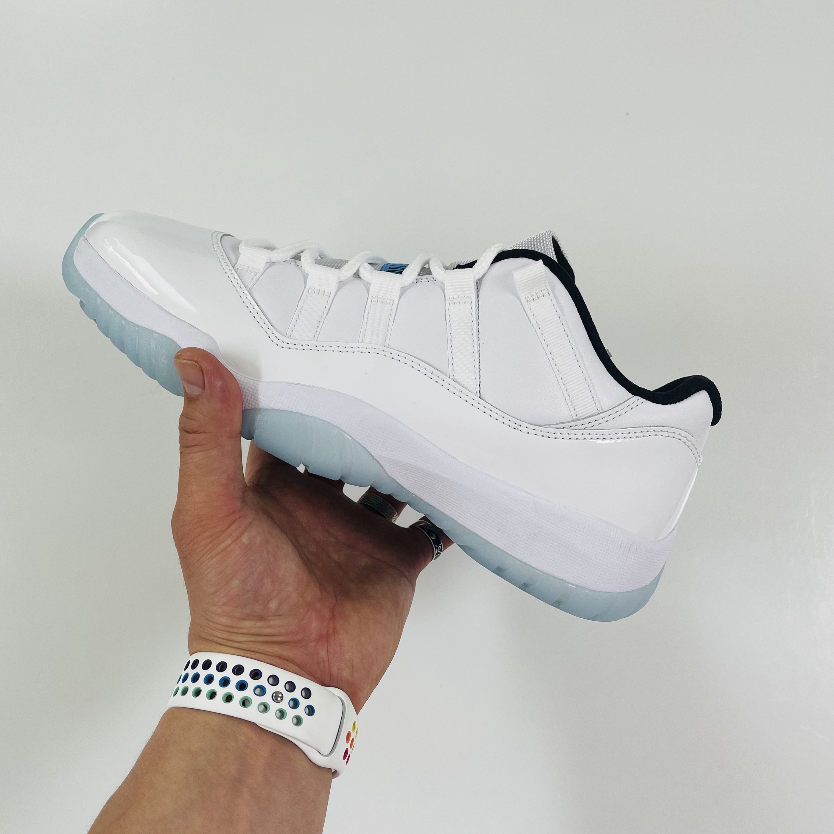 Jordan 11 Retro Low Legend Blue 착용 스타일 - 1
