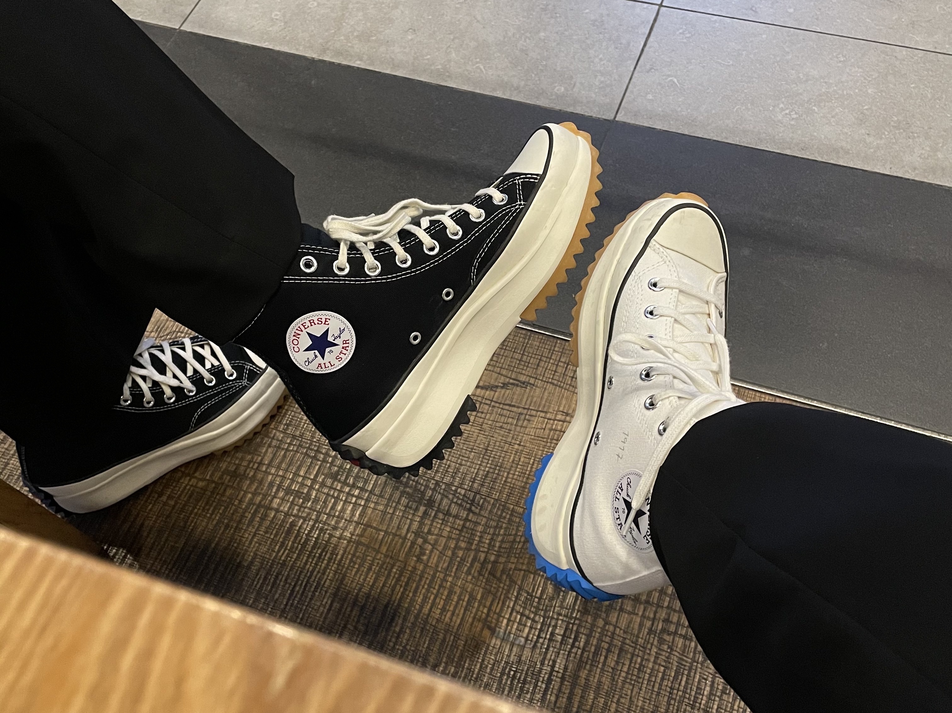 Converse x JW Anderson Run Star Hike Hi White, Converse x JW Anderson Run Star Hike Hi Black 착용 스타일
