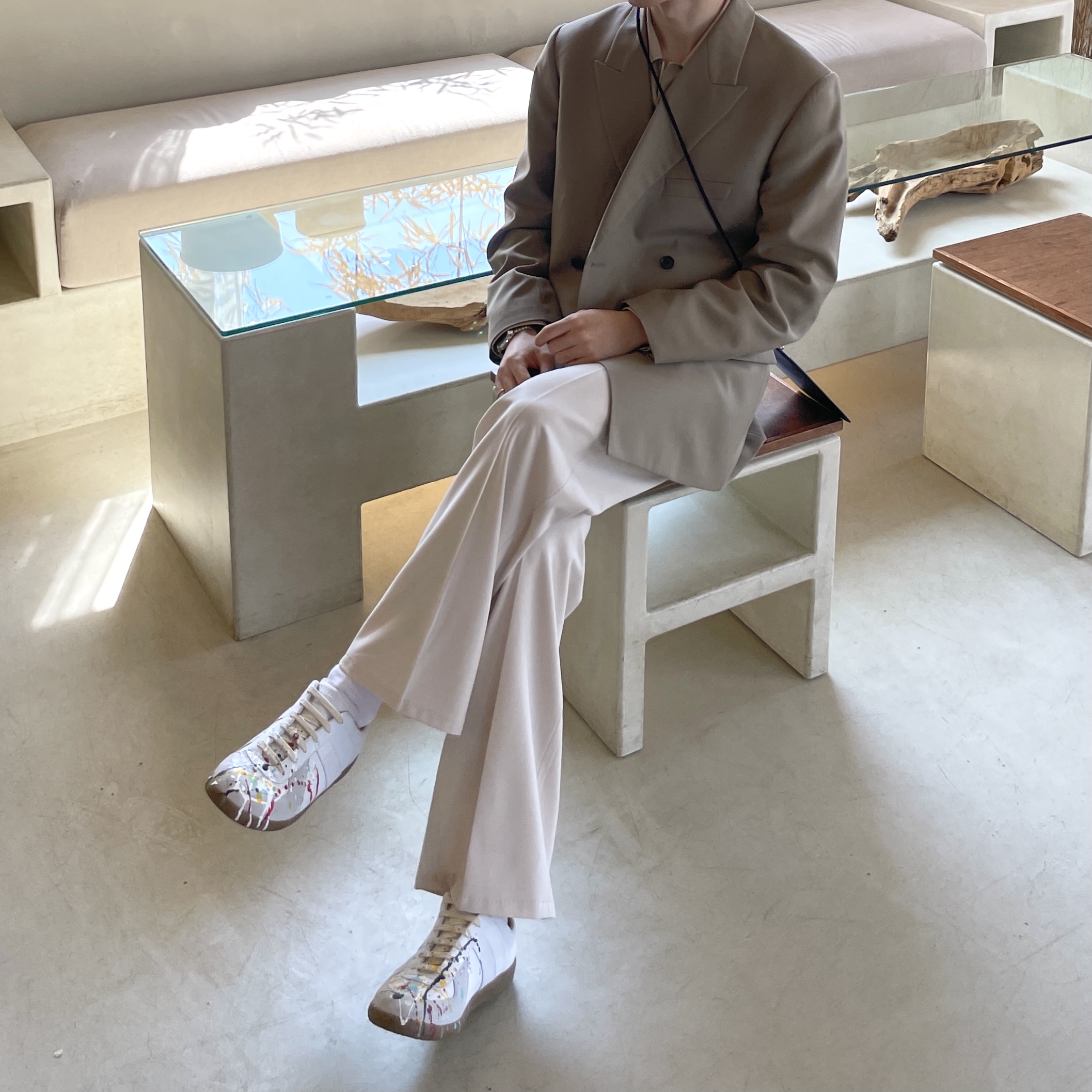 Maison Margiela Replica Paint Drop Sneakers 착용 스타일 - 2