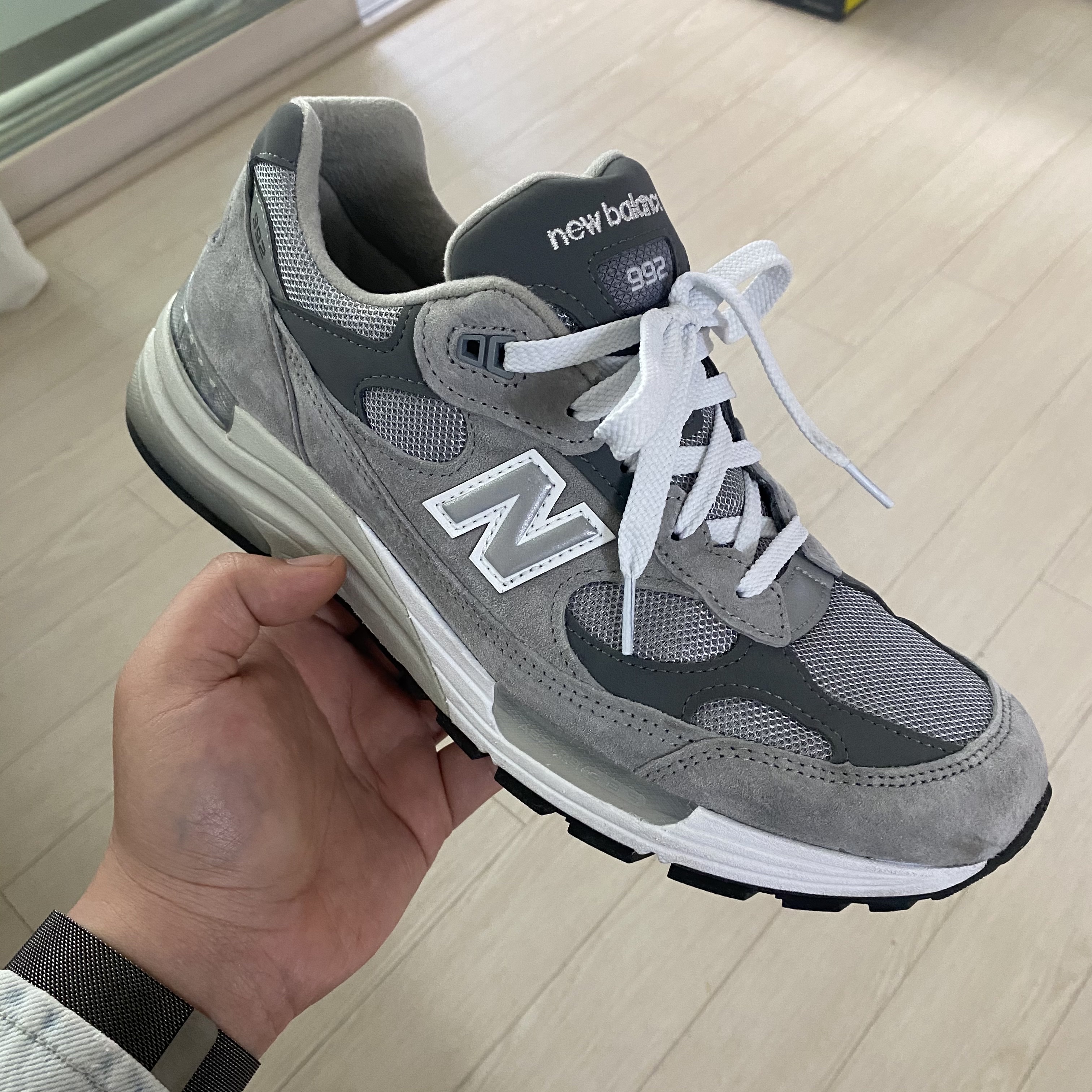 New Balance 992 Made in USA Grey - D Standard, New Balance 992 Made in USA Navy 착용 스타일 - 1