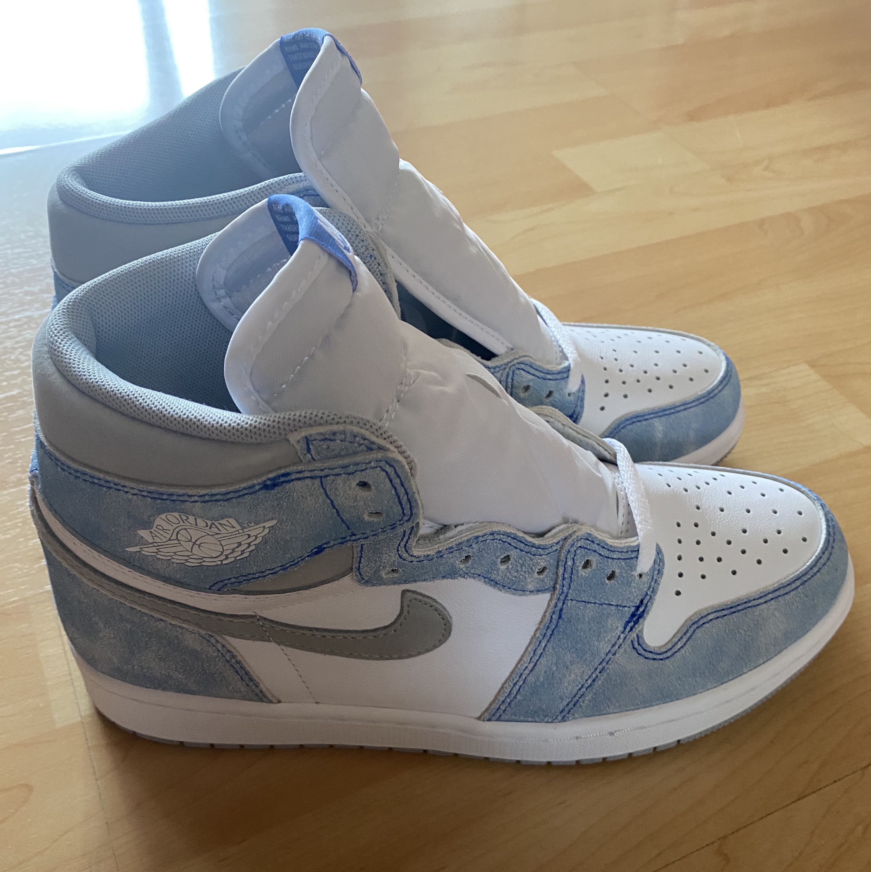 Jordan 1 Retro High OG Hyper Royal 착용 스타일 - 2