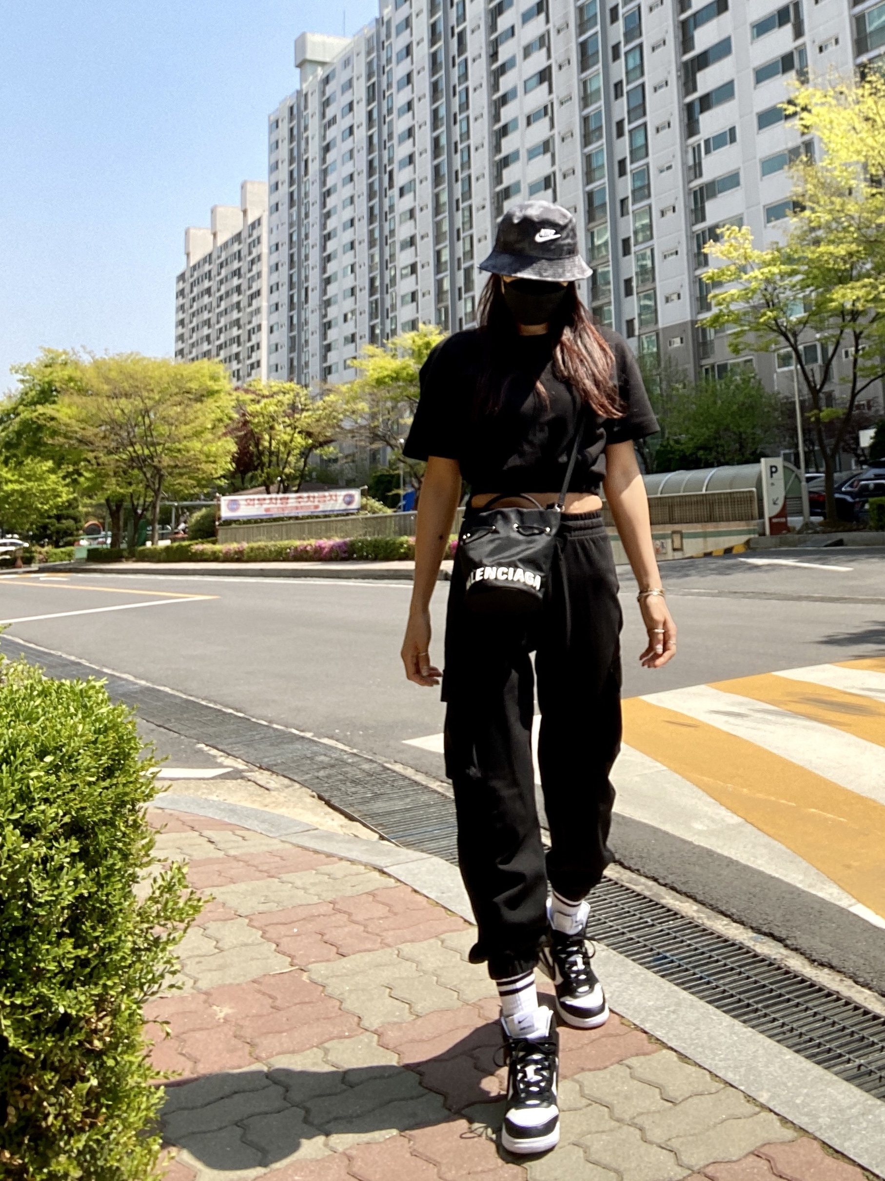 Nike x Ambush Dunk High Black, Nike Bucket Futura Tie-Dye Black 착용 스타일 - 2