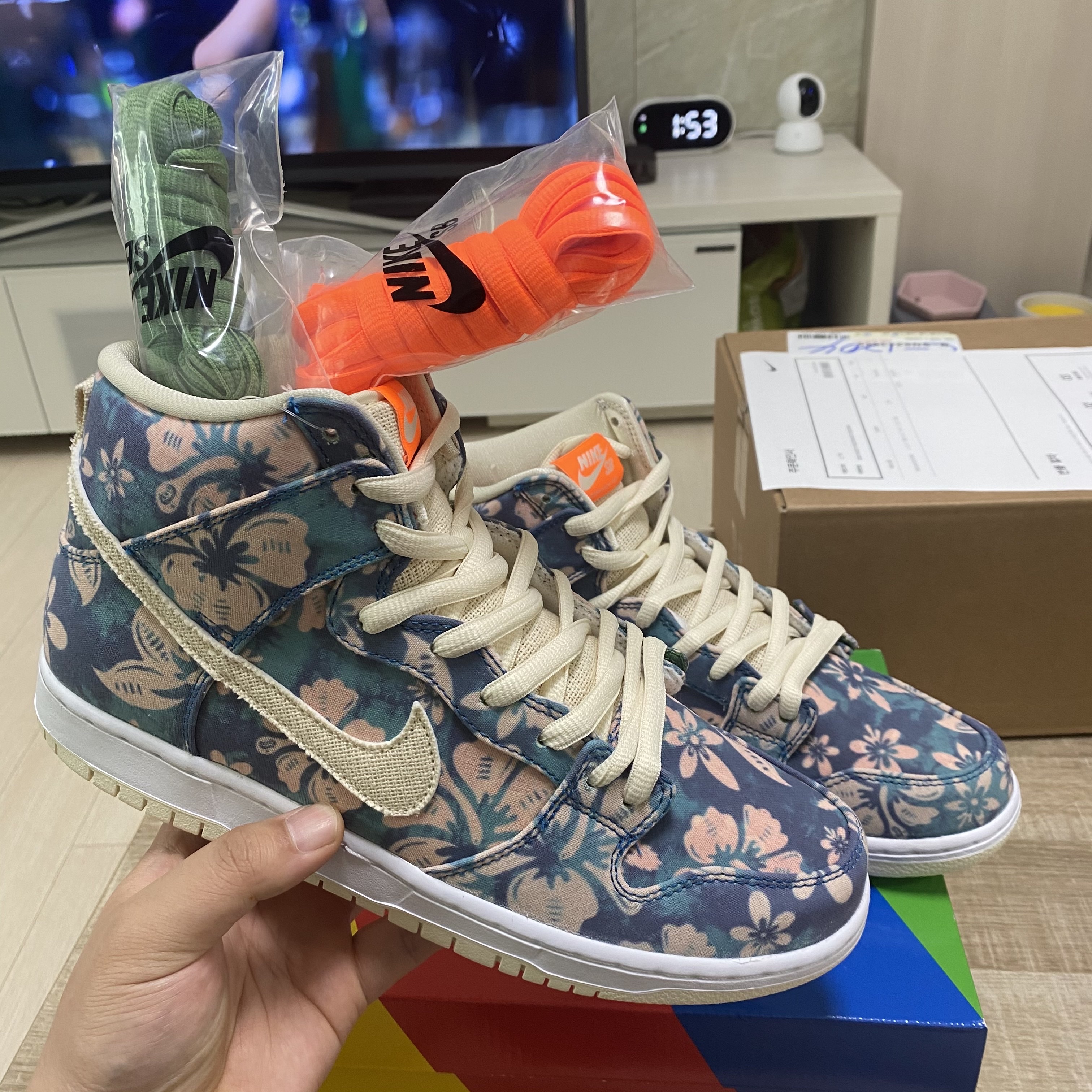 Nike SB Dunk High Pro Hawaii 착용 스타일