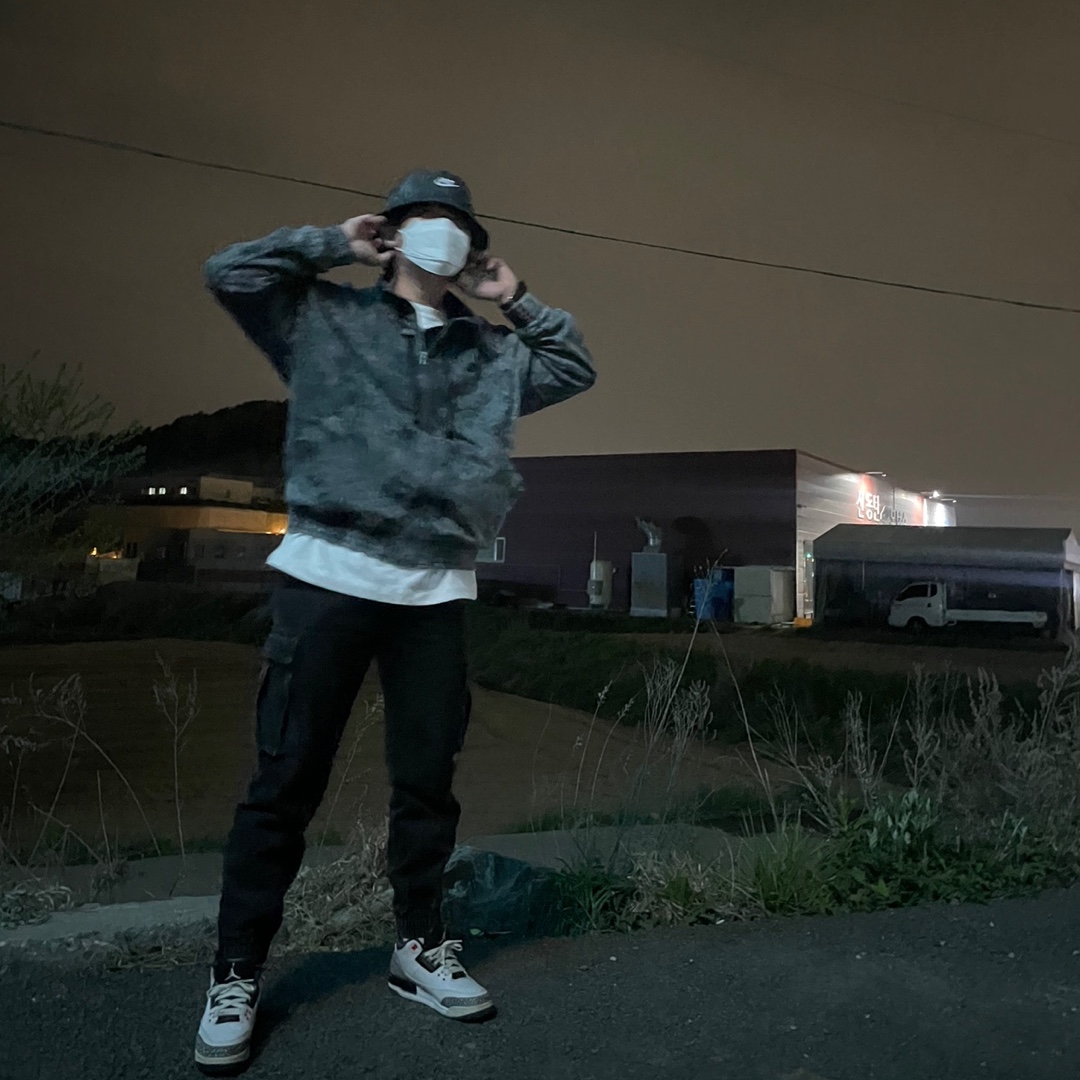 Nike Bucket Futura Tie-Dye Black, (GS) Jordan 3 Retro Infrared 23 착용 스타일