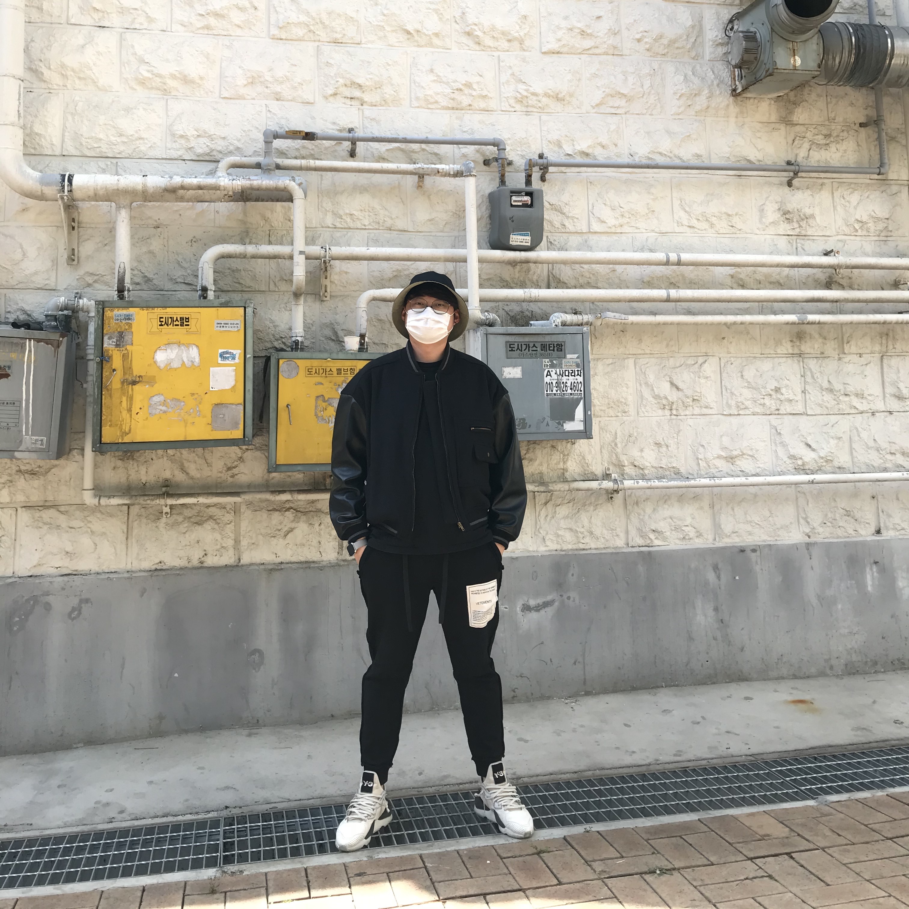 Y-3 Kaiwa Black White 착용 스타일