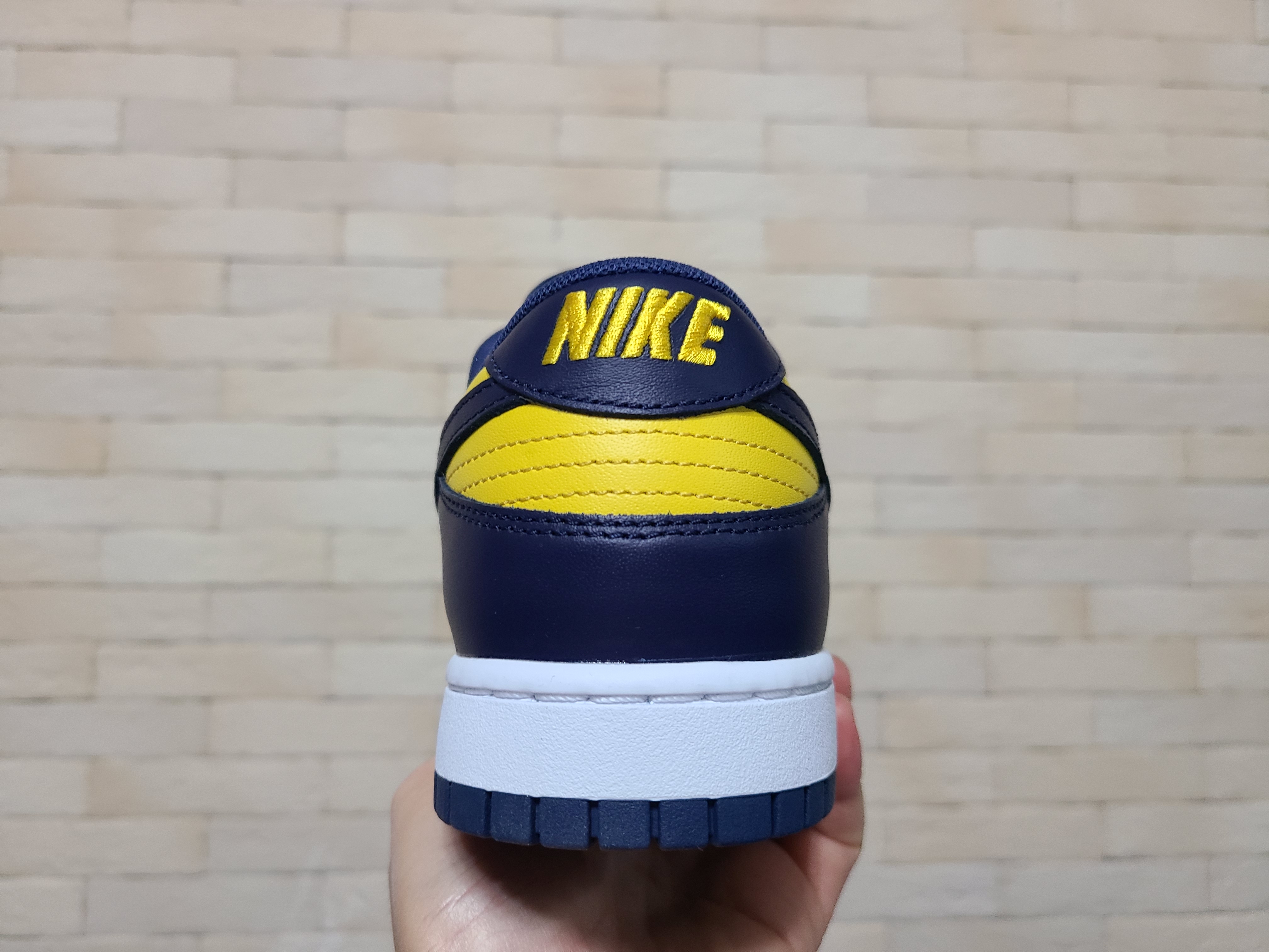 Nike Dunk Low Retro Varsity Maize, Nike Dunk High SP Maize & Blue 착용 스타일 - 4