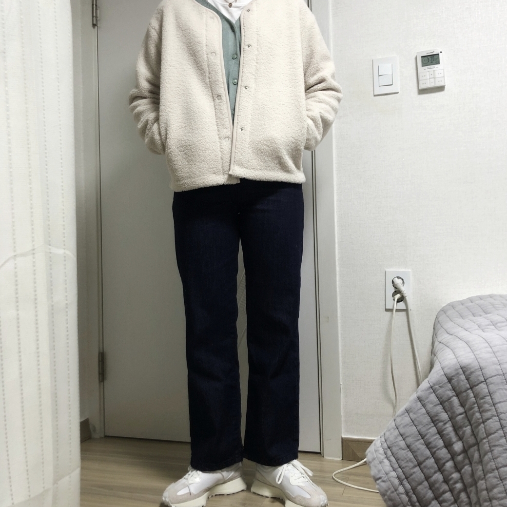 (W) New Balance 327 White Moonbeam 착용 스타일 - 1