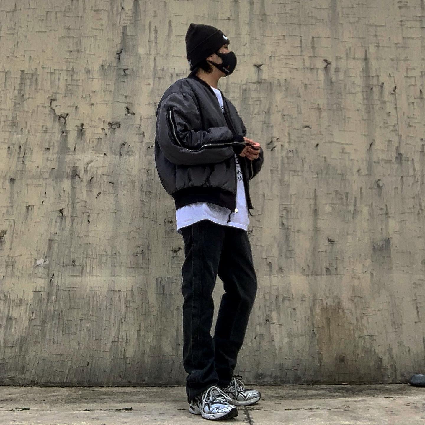 Nike x Stussy Cuff Beanie Black, Asics x Andersson Bell Gel-1090 Glacier Grey Silver 착용 스타일 - 2