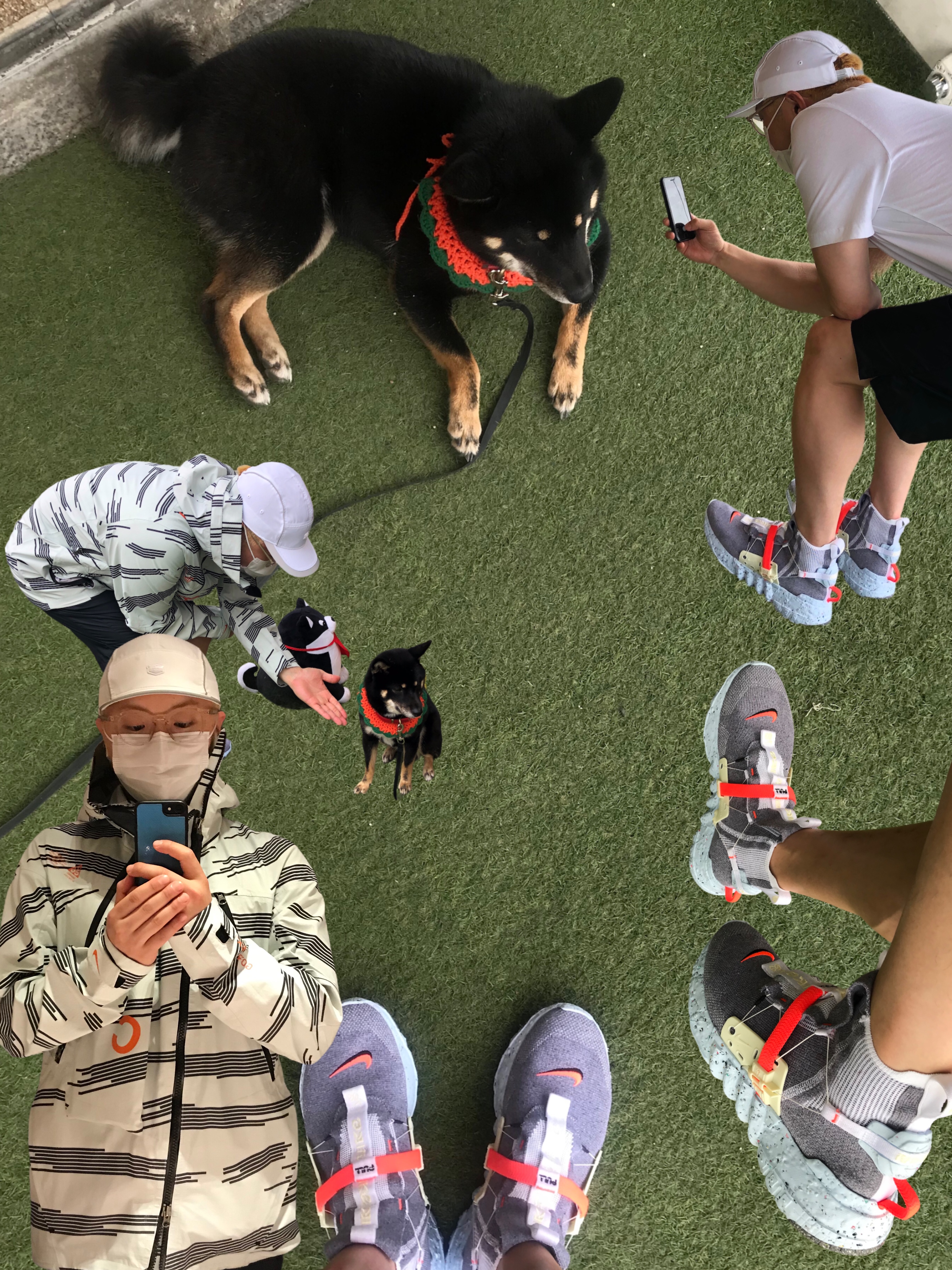 Nike Space Hippie 03 Vast Grey Hyper Crimson 착용 스타일