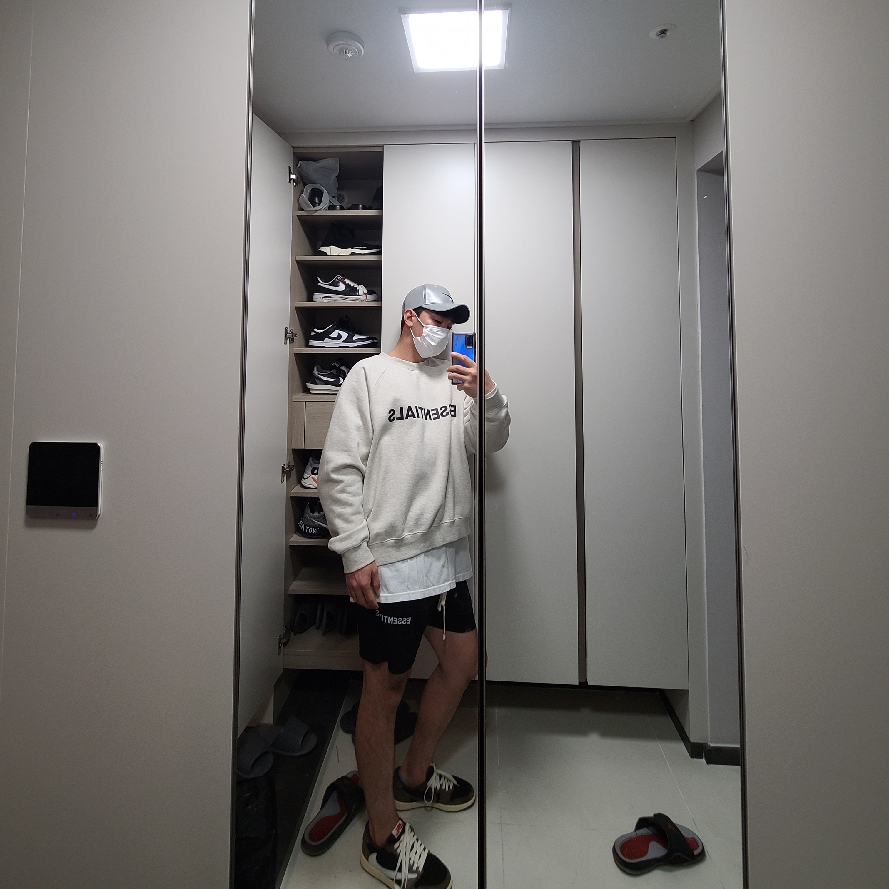 Jordan 1 x Travis Scott Retro Low OG SP Mocha 착용 스타일