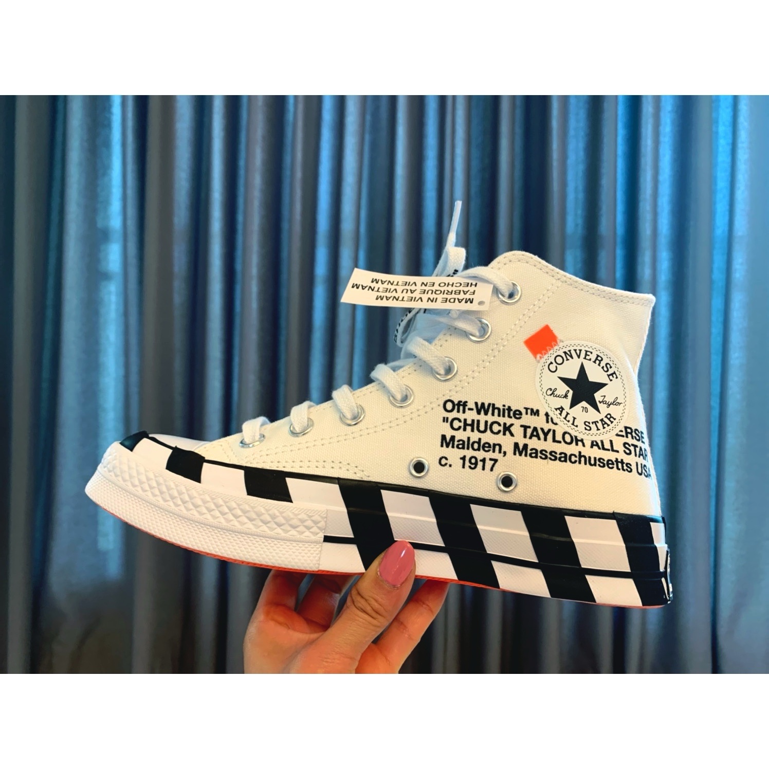 Converse x Off-White Chuck 70 High V2 2021 착용 스타일 - 3