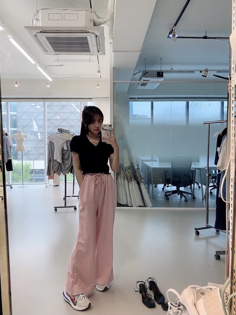Nike x Sacai VaporWaffle Royal Fuchsia 착용 스타일
