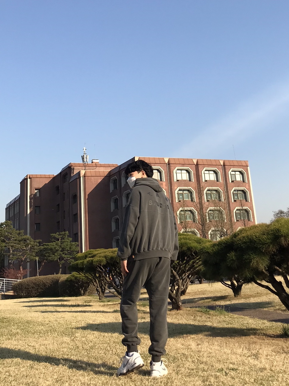 IAB Studio Blocked Pigment Hoodie Black, IAB Studio Blocked Pigment Sweatpants Black 착용 스타일