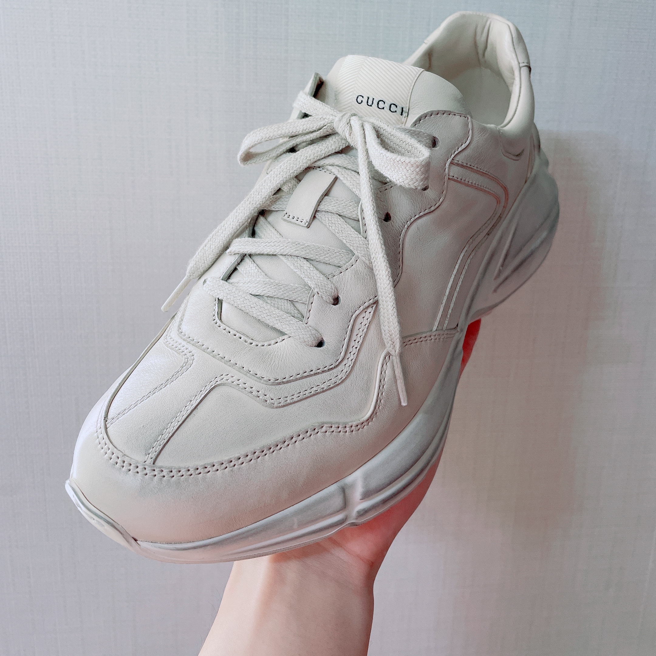 Gucci Rhyton Leather Sneakers Distressed Ivory 착용 스타일