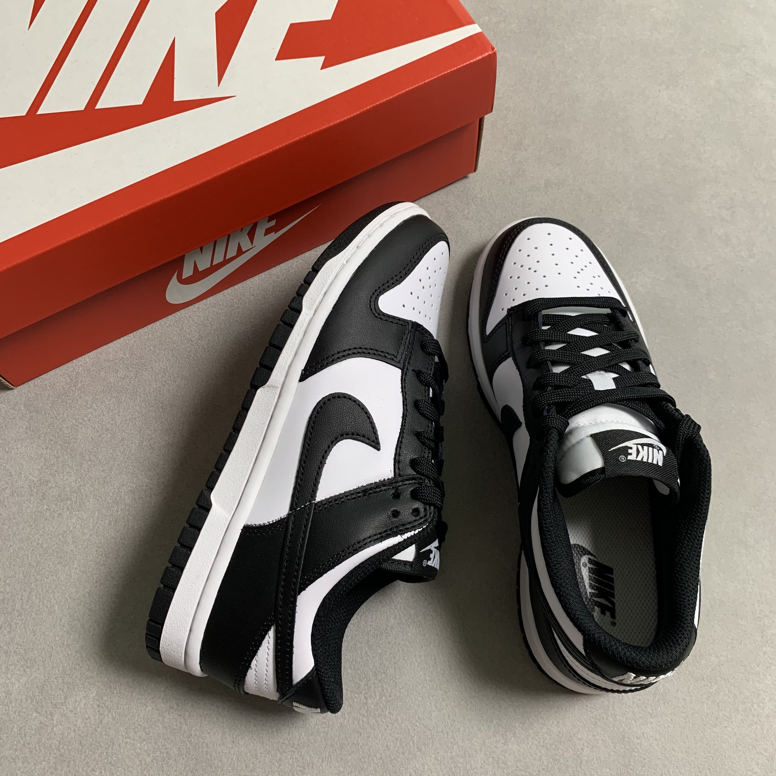 (W) Nike Dunk Low Black 착용 스타일 - 2