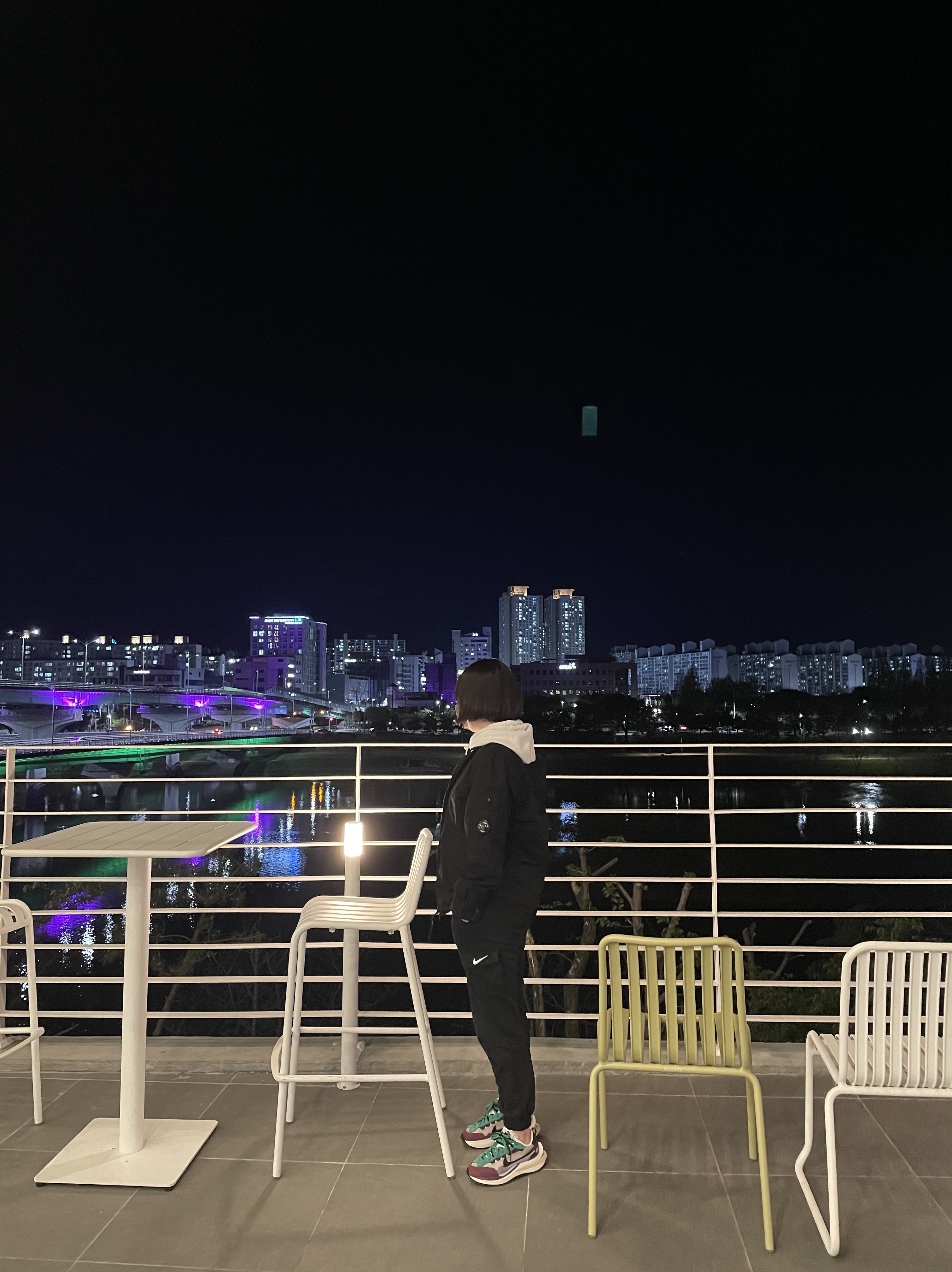 Nike x Sacai VaporWaffle String & Black Villain Red 착용 스타일