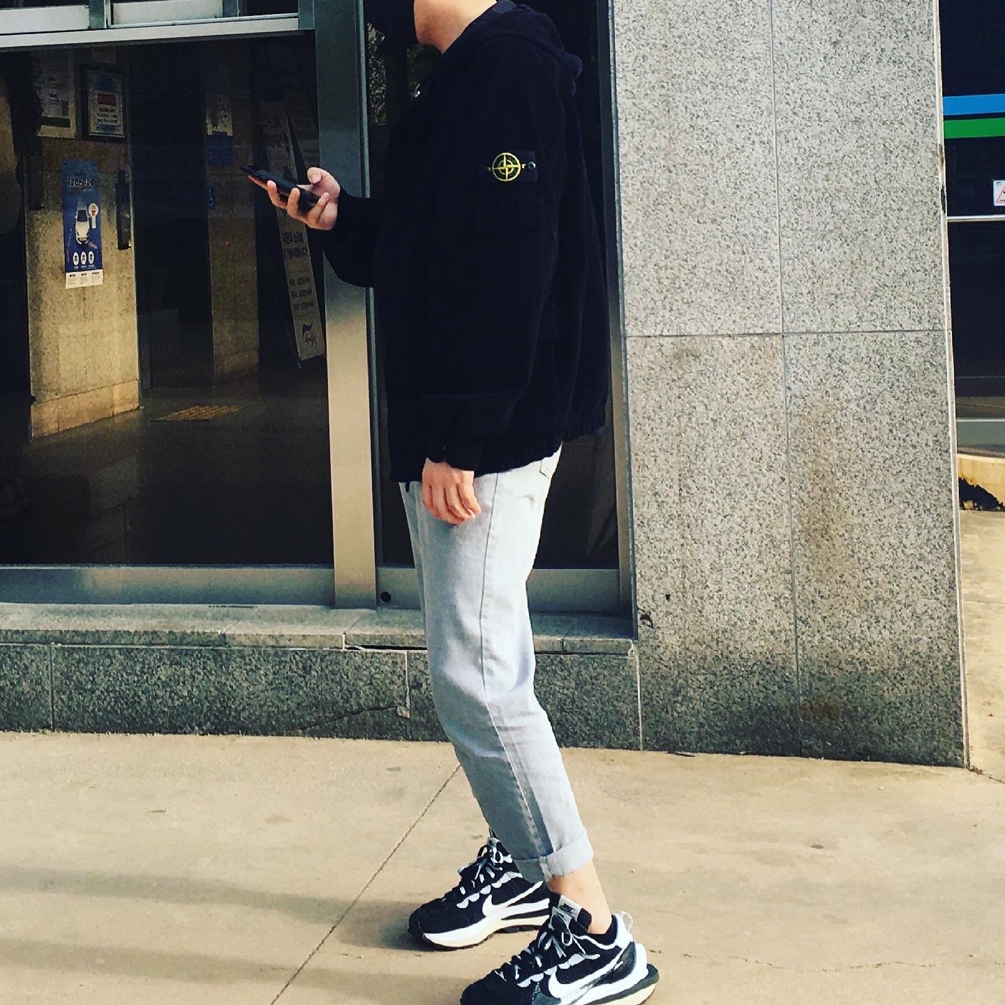 Supreme x Stone Island Corduroy Jacket Black - 20FW, Nike x Sacai VaporWaffle Black White 착용 스타일 - 1
