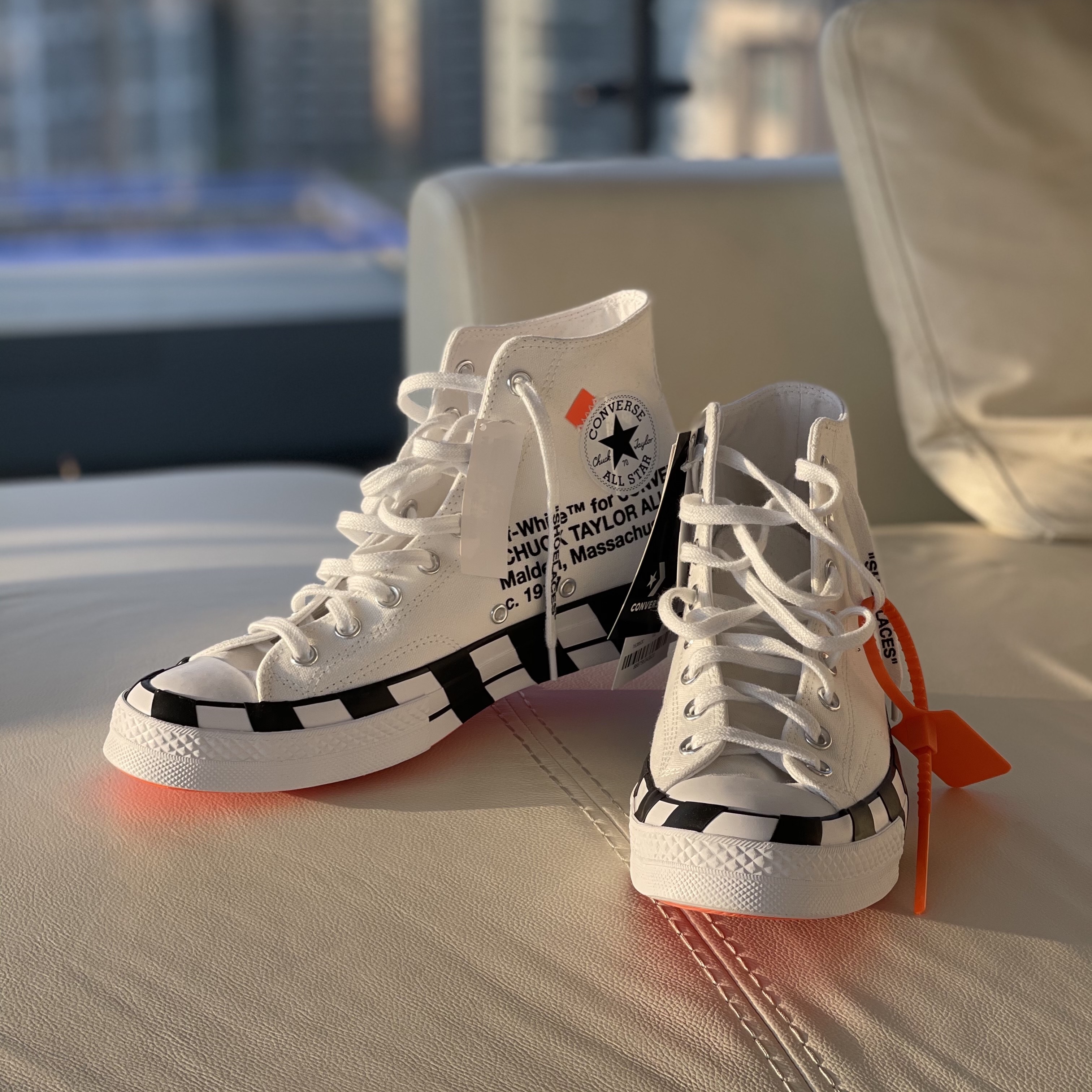 Converse x Off-White Chuck 70 High V2 2021 착용 스타일 - 1