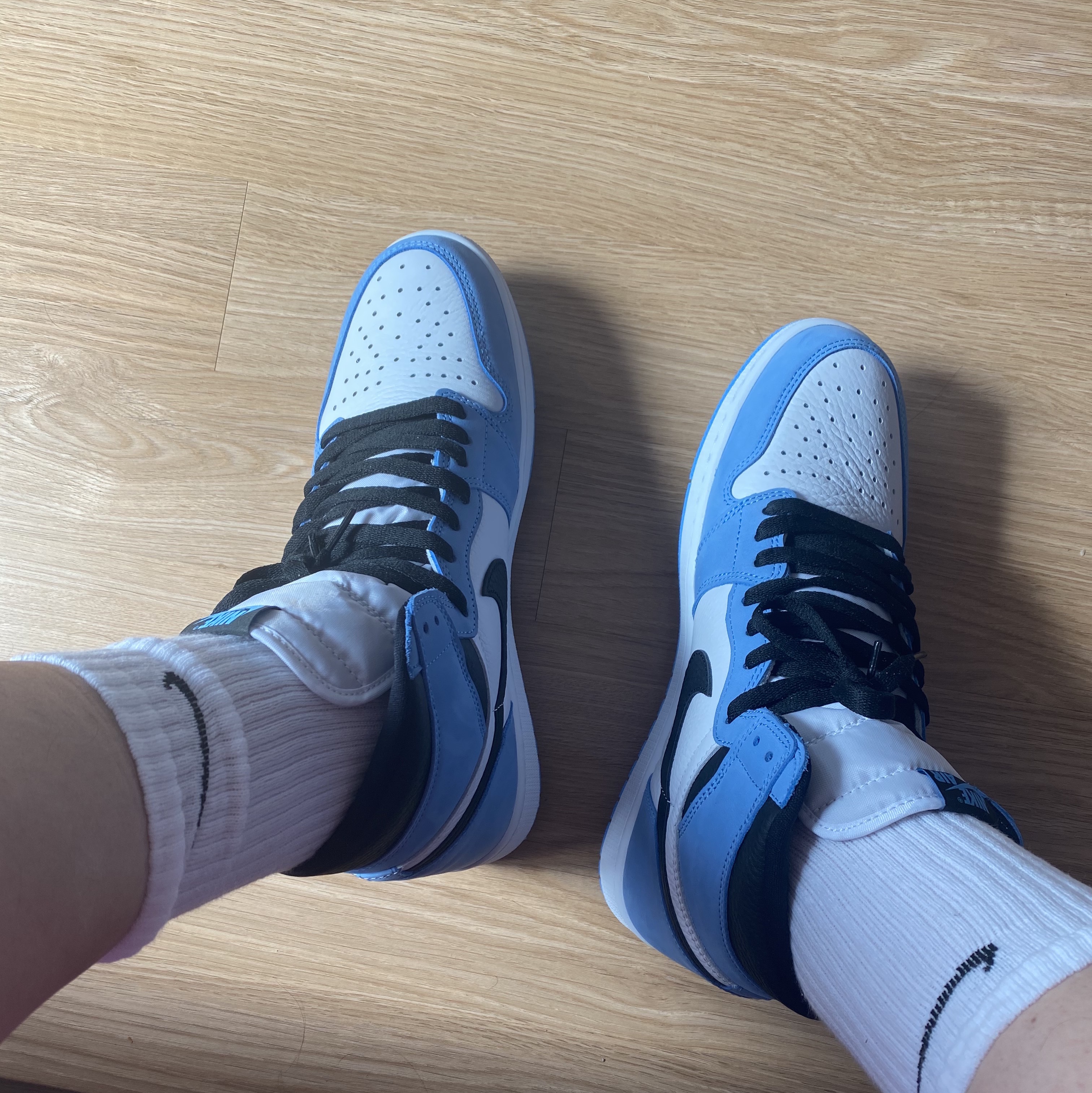 Jordan 1 Retro High OG University Blue 착용 스타일