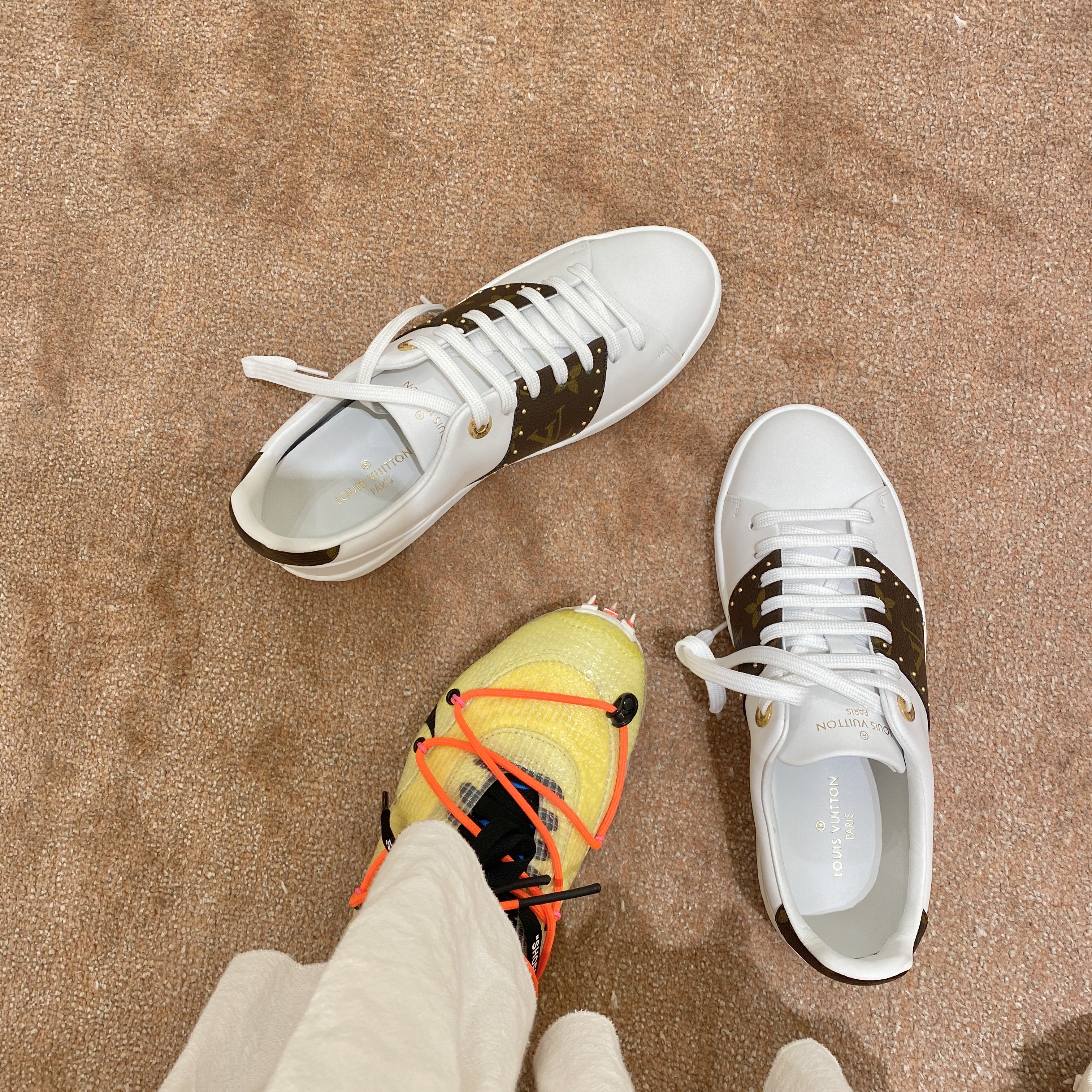 Nike x Sacai VaporWaffle Tour Yellow & Gorge Green Sail, (W) Nike x Off-White Vapor Street Tour Yellow 착용 스타일 - 4