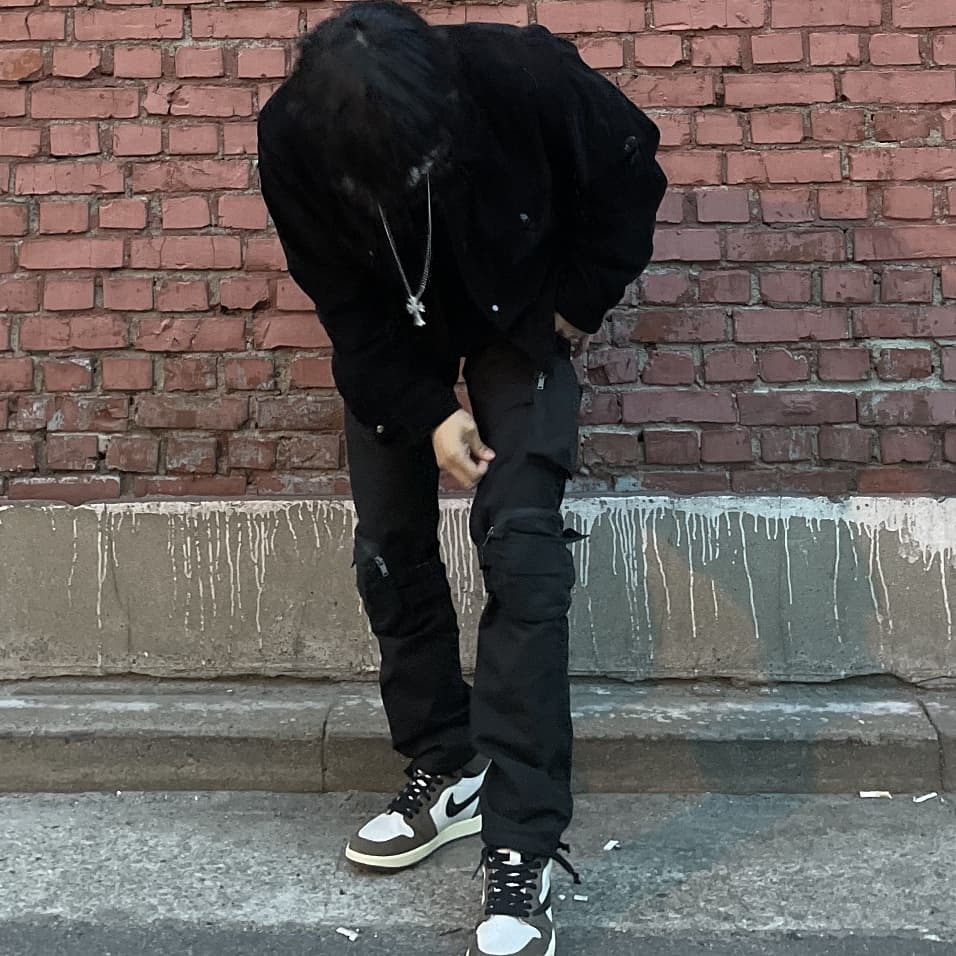 Jordan 1 x Travis Scott Retro High OG SP Mocha 착용 스타일 - 2