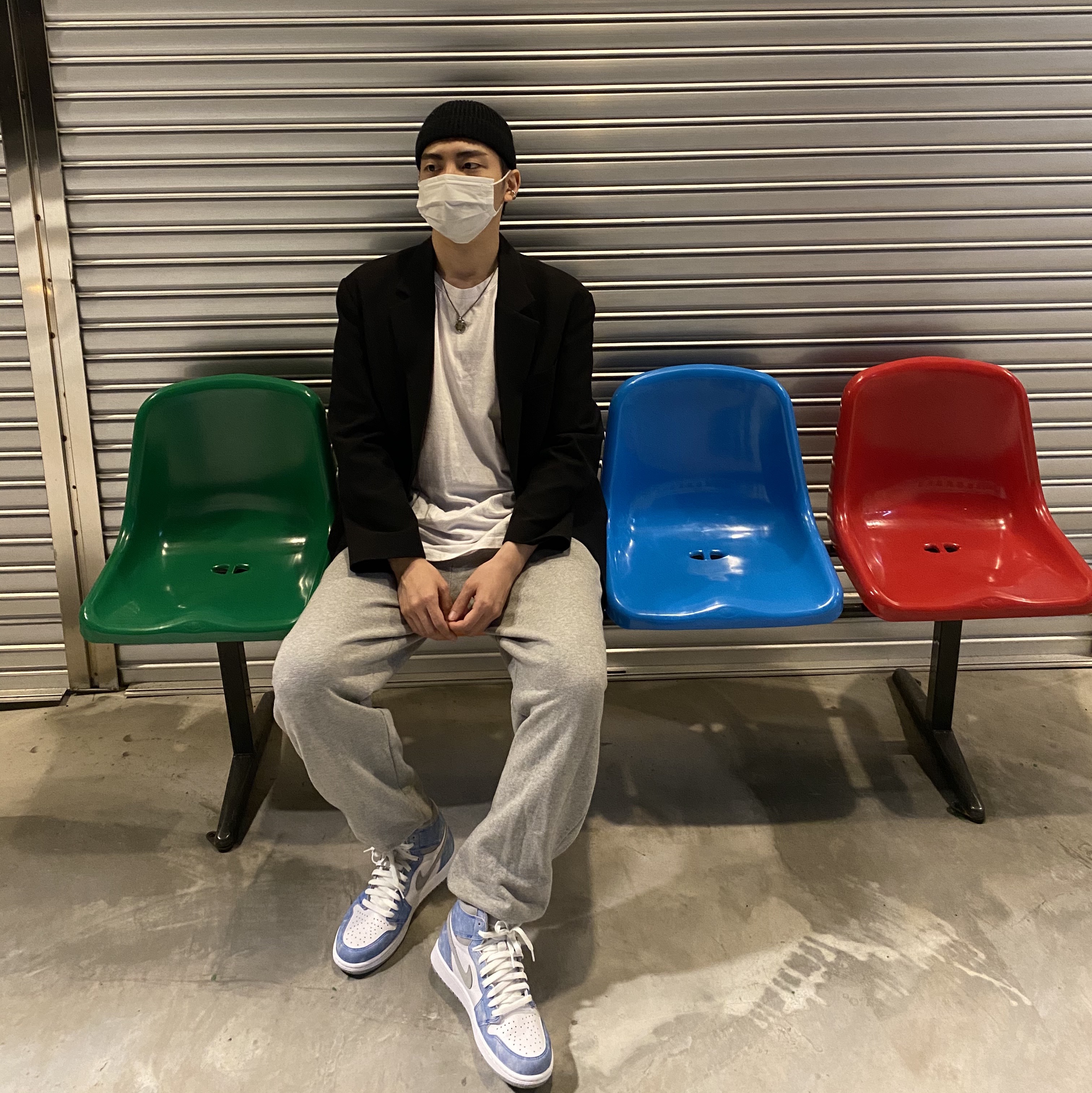 Jordan 1 Retro High OG Hyper Royal 착용 스타일 - 1