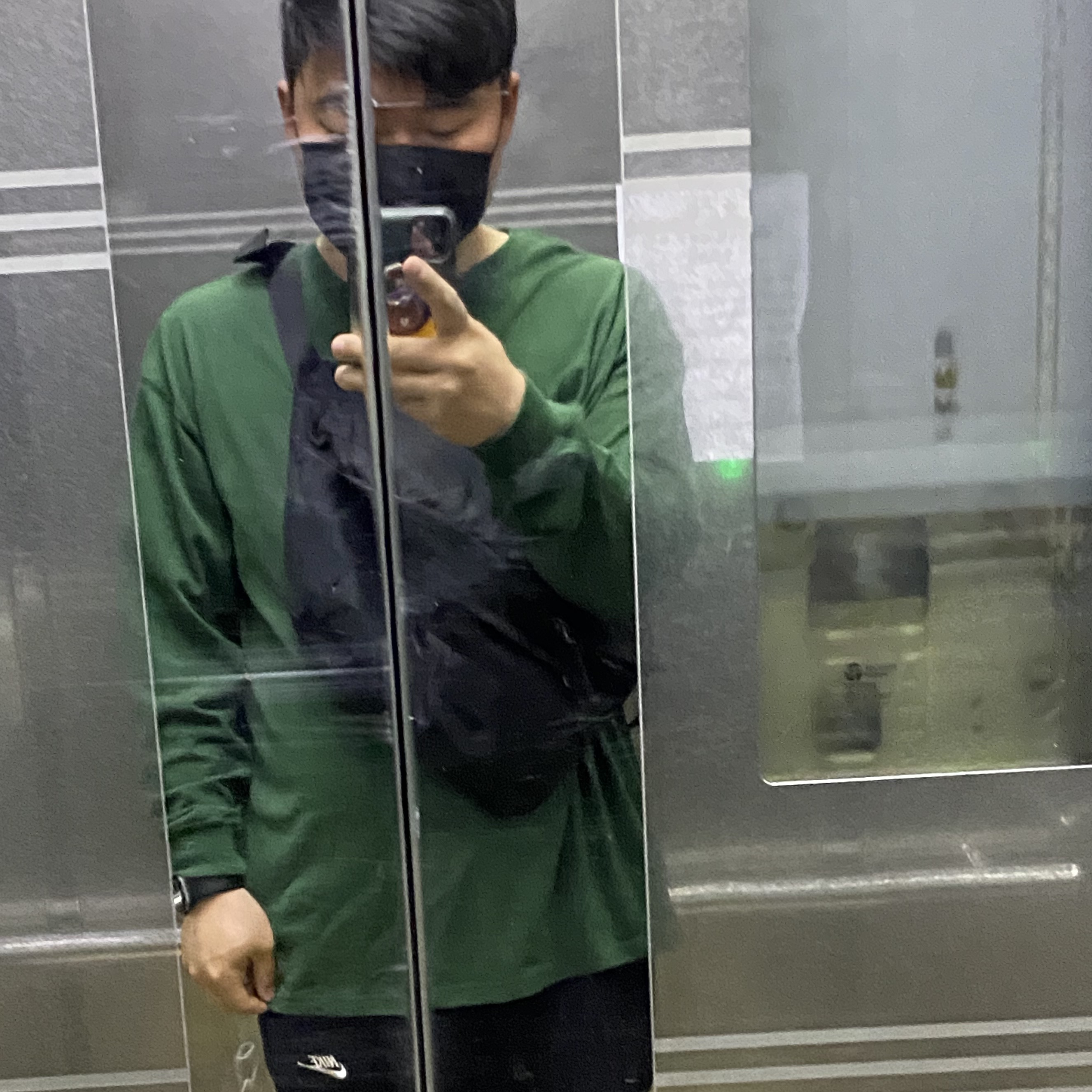 Nike x Sacai LDWaffle Green Multi, Nike x Stussy Big Swoosh LS T-Shirt Green - US/EU 착용 스타일 - 2