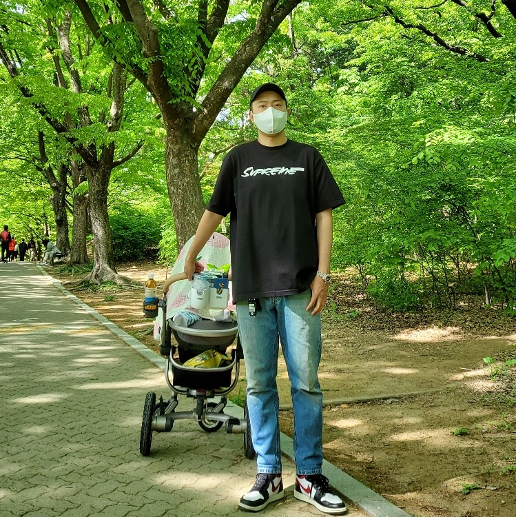 Jordan 1 Retro High OG Gym Red, Supreme Futura Logo T-Shirt Black - 20FW 착용 스타일