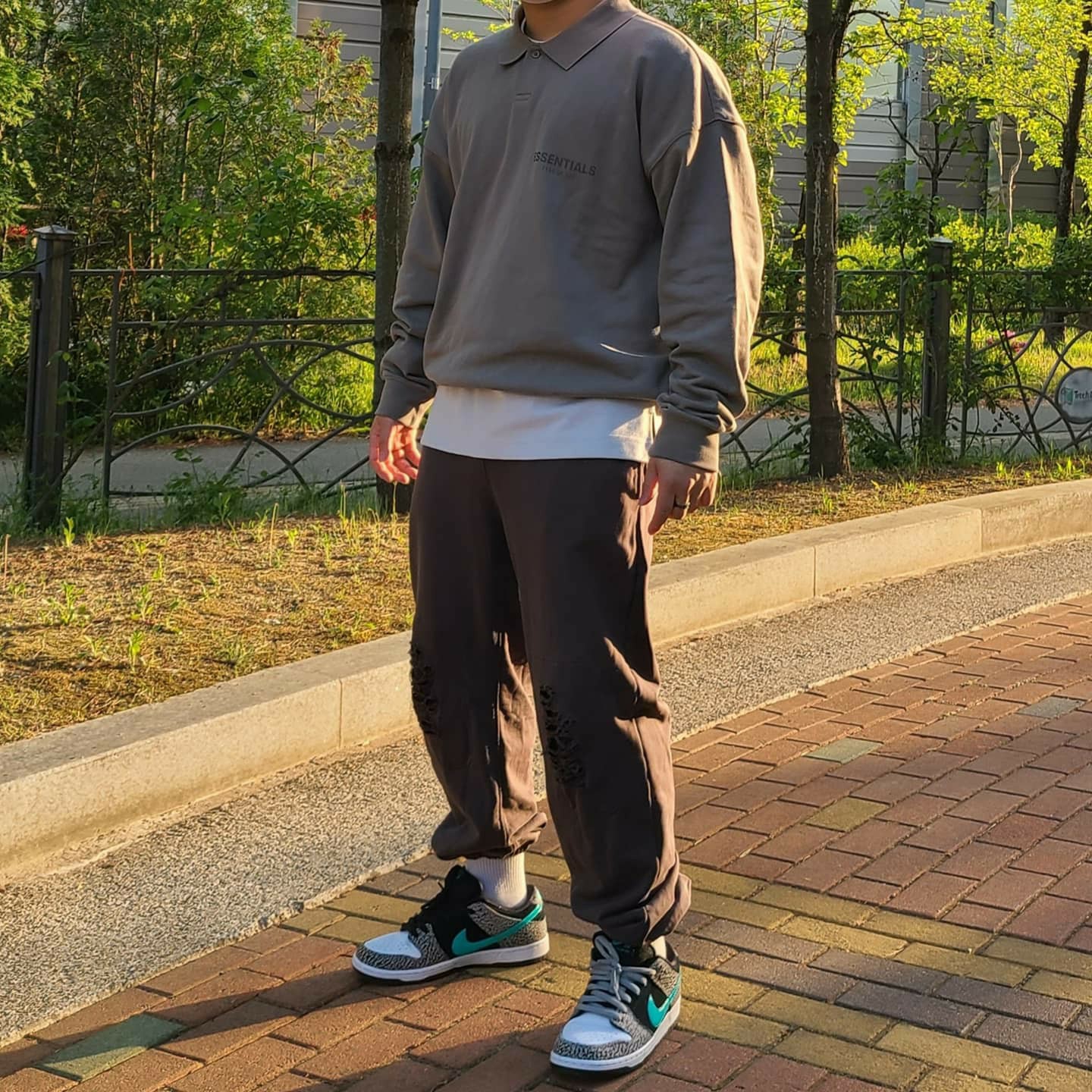 Essentials Long Sleeve Boxy Polo Cement - 20FW, Nike SB Dunk Low Pro Clear Jade 착용 스타일 - 1