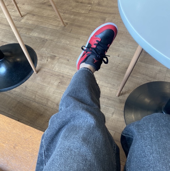 Jordan 1 Low Varsity Red 착용 스타일