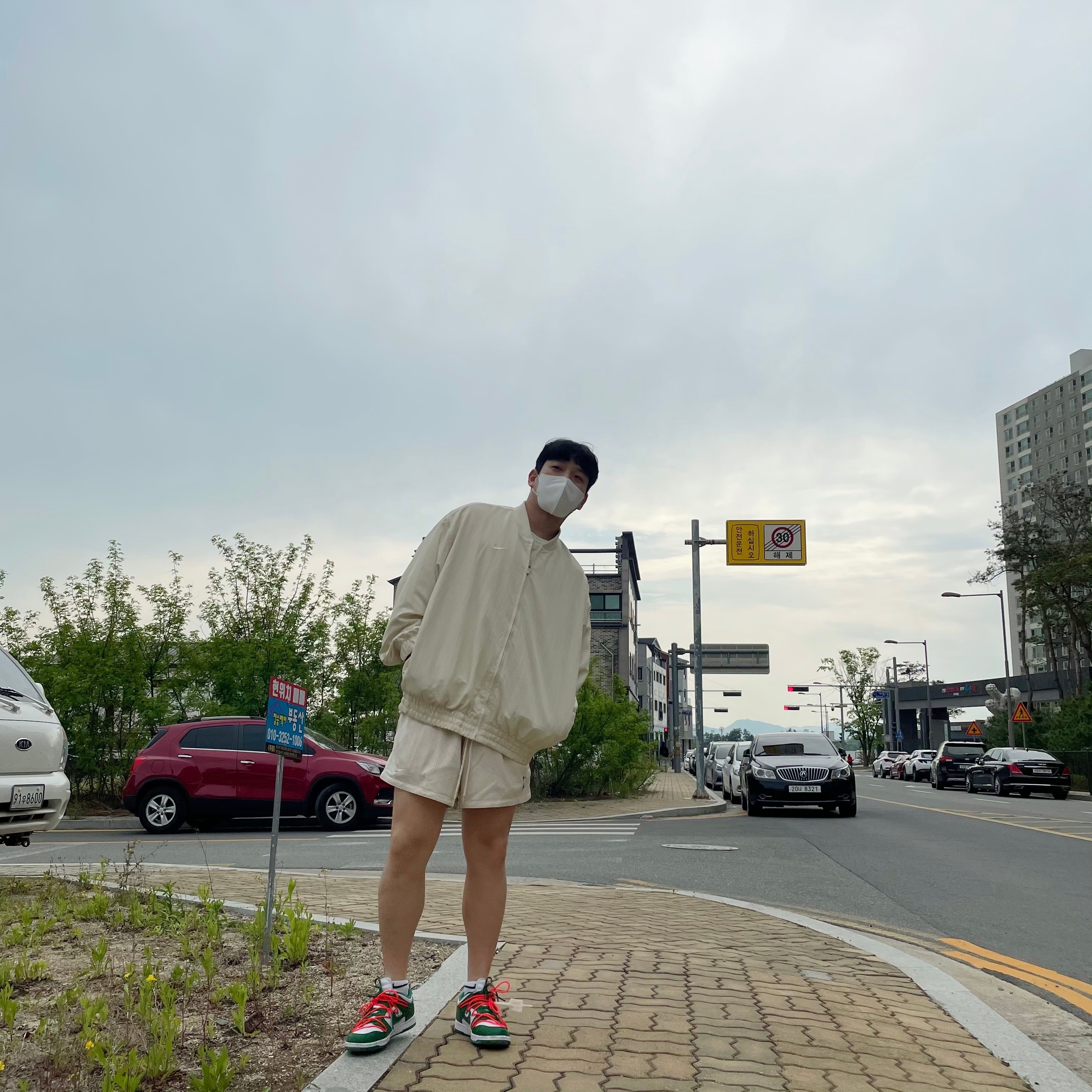 Nike x Off-White Dunk Low Pine Green, Nike x Fear of God Basketball Jacket String 착용 스타일