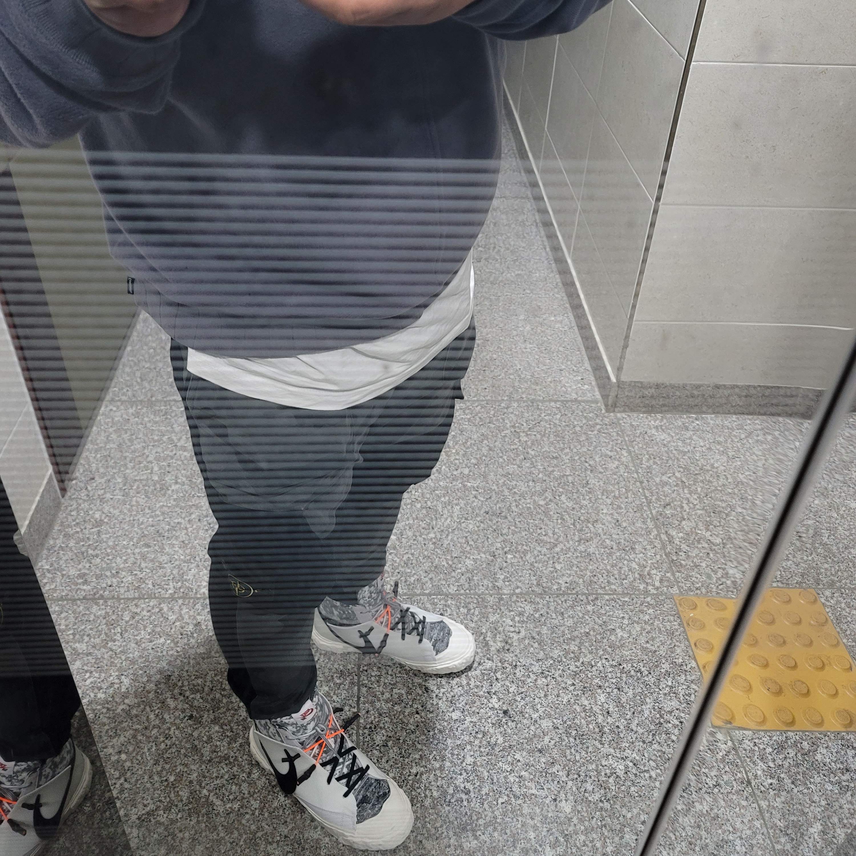 Nike x Readymade Blazer Mid White 착용 스타일 - 2