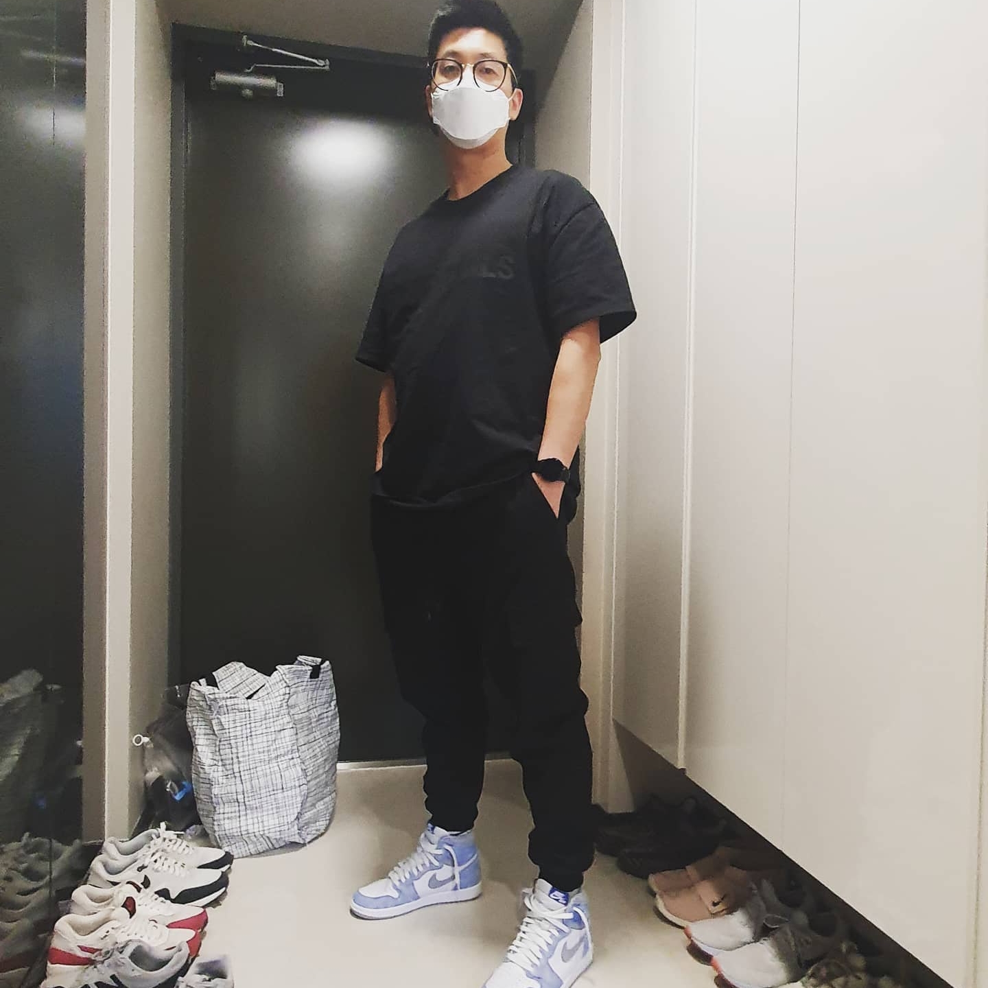 Jordan 1 Retro High OG Hyper Royal, Essentials 3D Silicon Applique Boxy T-Shirt Dark Slate/Black 2020 착용 스타일