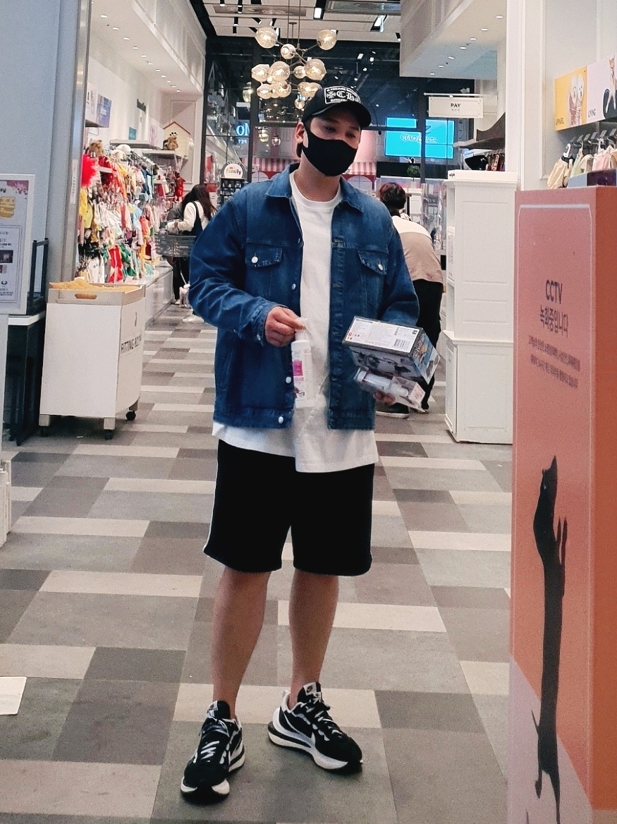 Nike x Sacai VaporWaffle Black White 착용 스타일 - 2