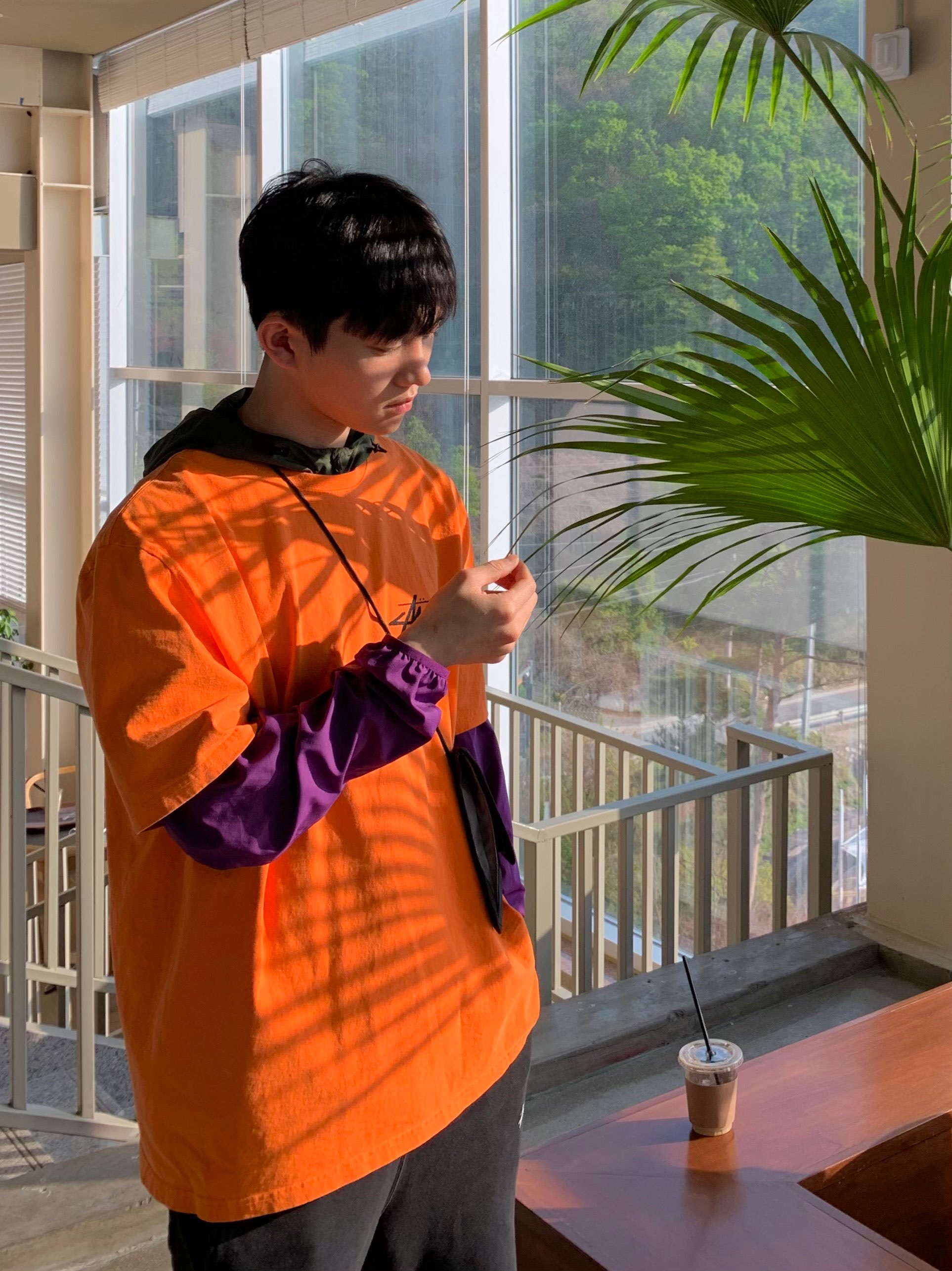 Stussy x Our Legacy Work Shop T-Shirt Orange, Asics x Andersson Bell Gel-1090 White Orange 착용 스타일 - 3