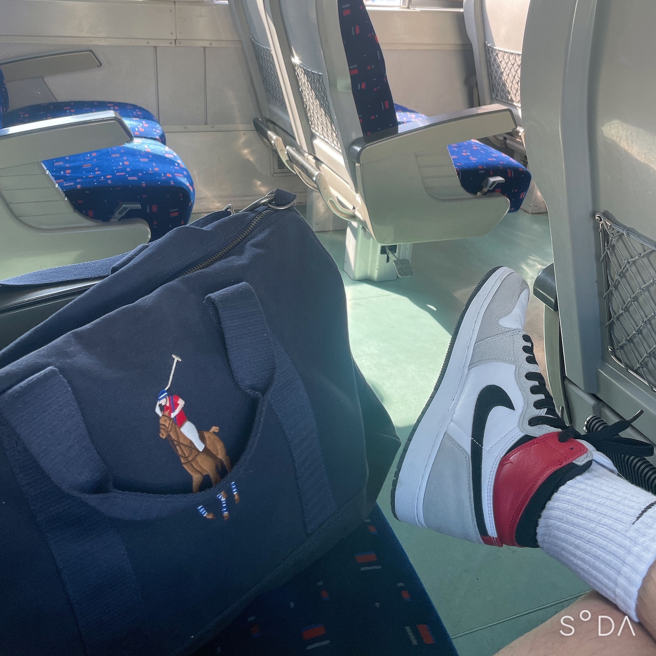 Jordan 1 Retro High OG Light Smoke Grey 착용 스타일