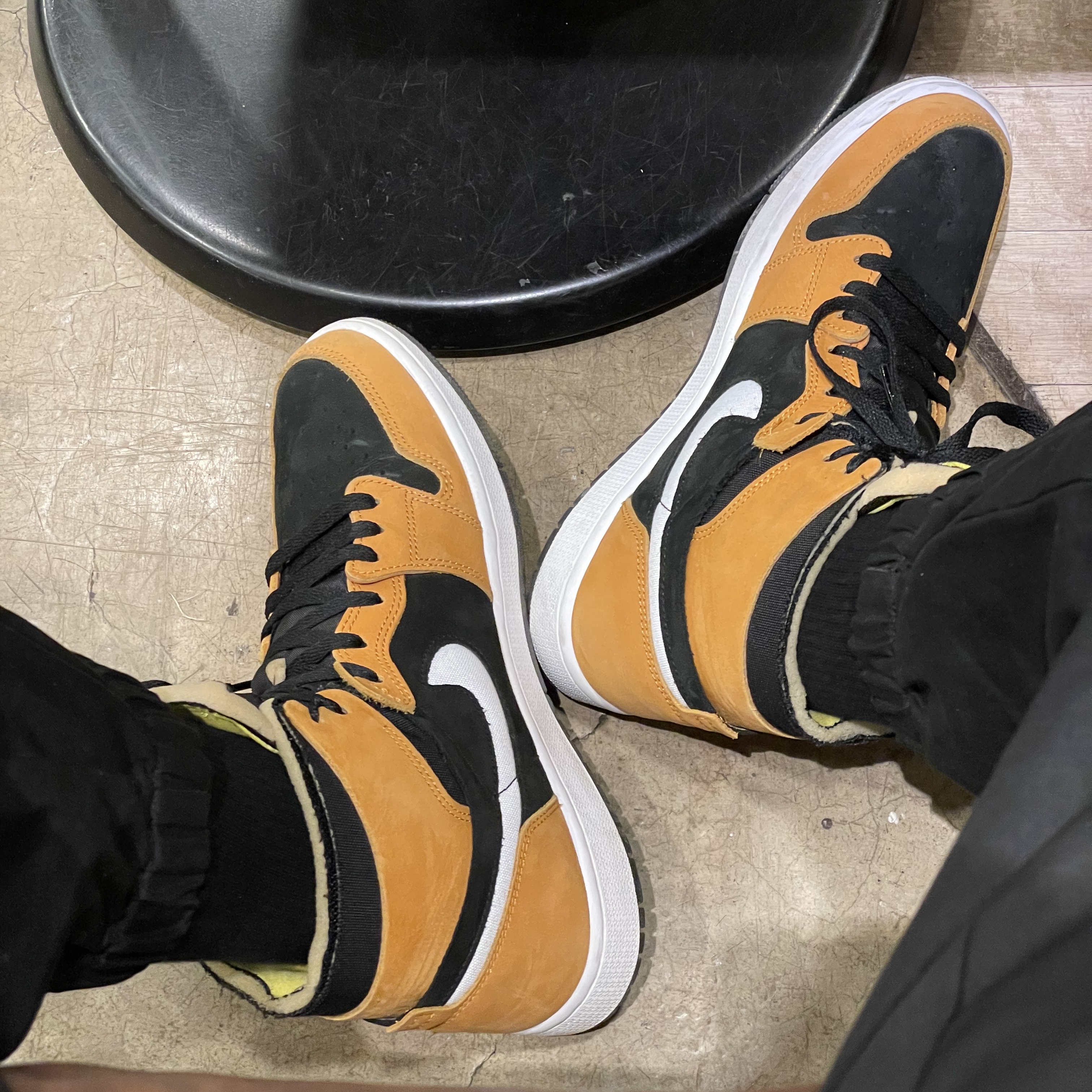 Jordan 1 Zoom Air CMFT Monarch Orange 착용 스타일